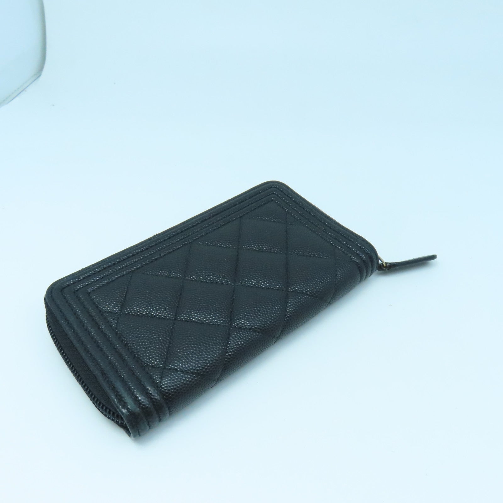 CHANEL Rhombus Caviar Leather Boy Round Wallet Gold Buckle Wallet Black