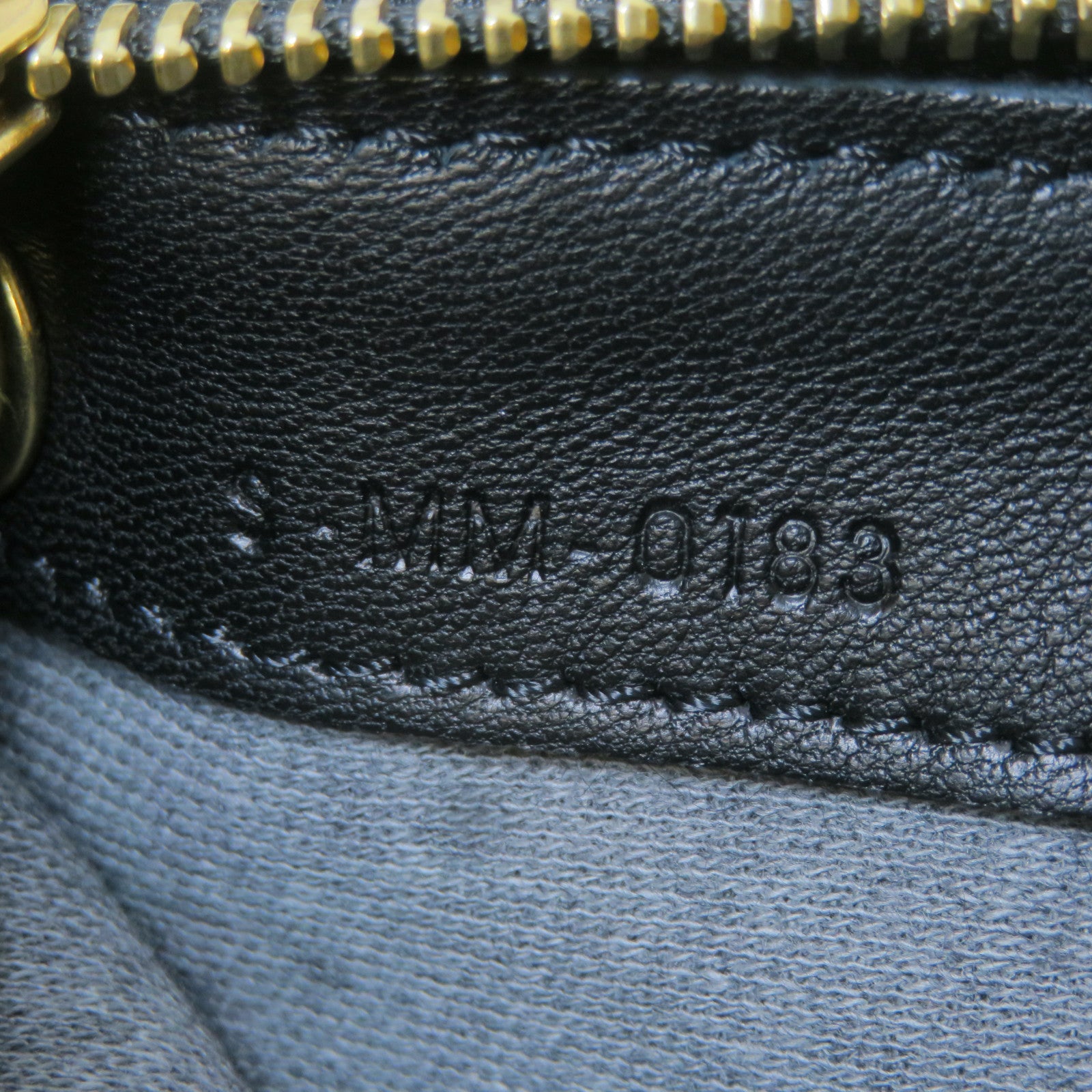 CELINE 牛皮皮革Trio金扣肩背袋黑色