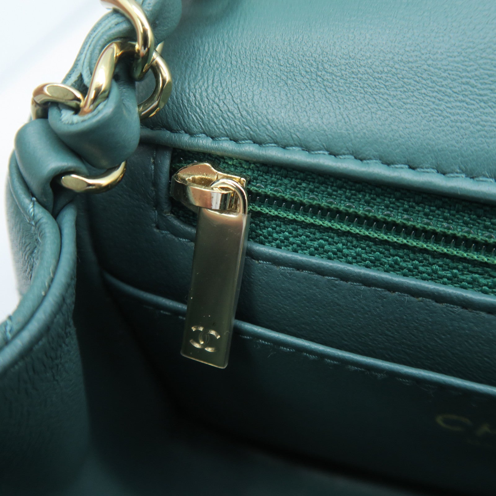 CHANEL rhombic cowhide leather Mini 17cm gold buckle chain shoulder bag green