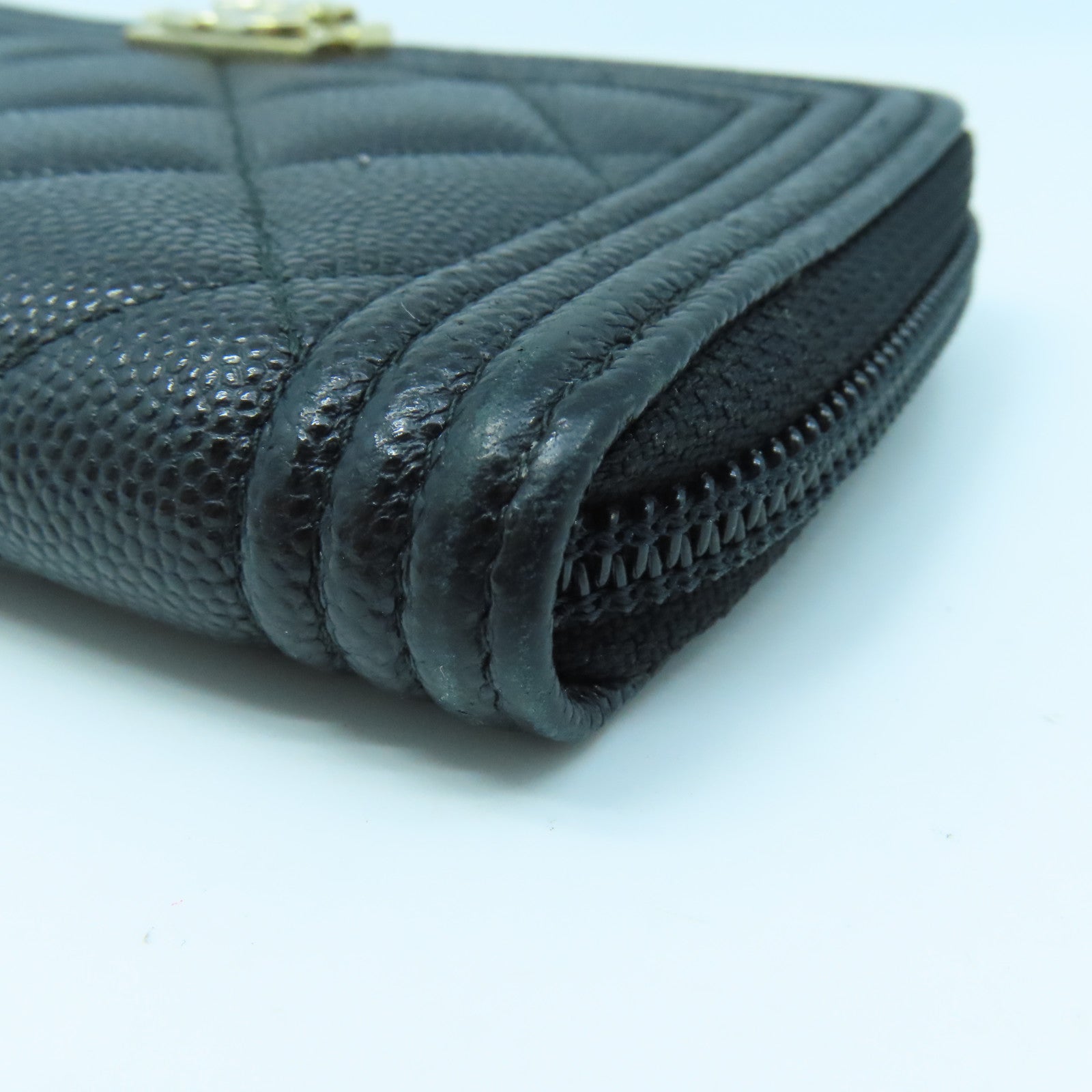 CHANEL Rhombus Caviar Leather Boy Round Wallet Gold Buckle Wallet Black