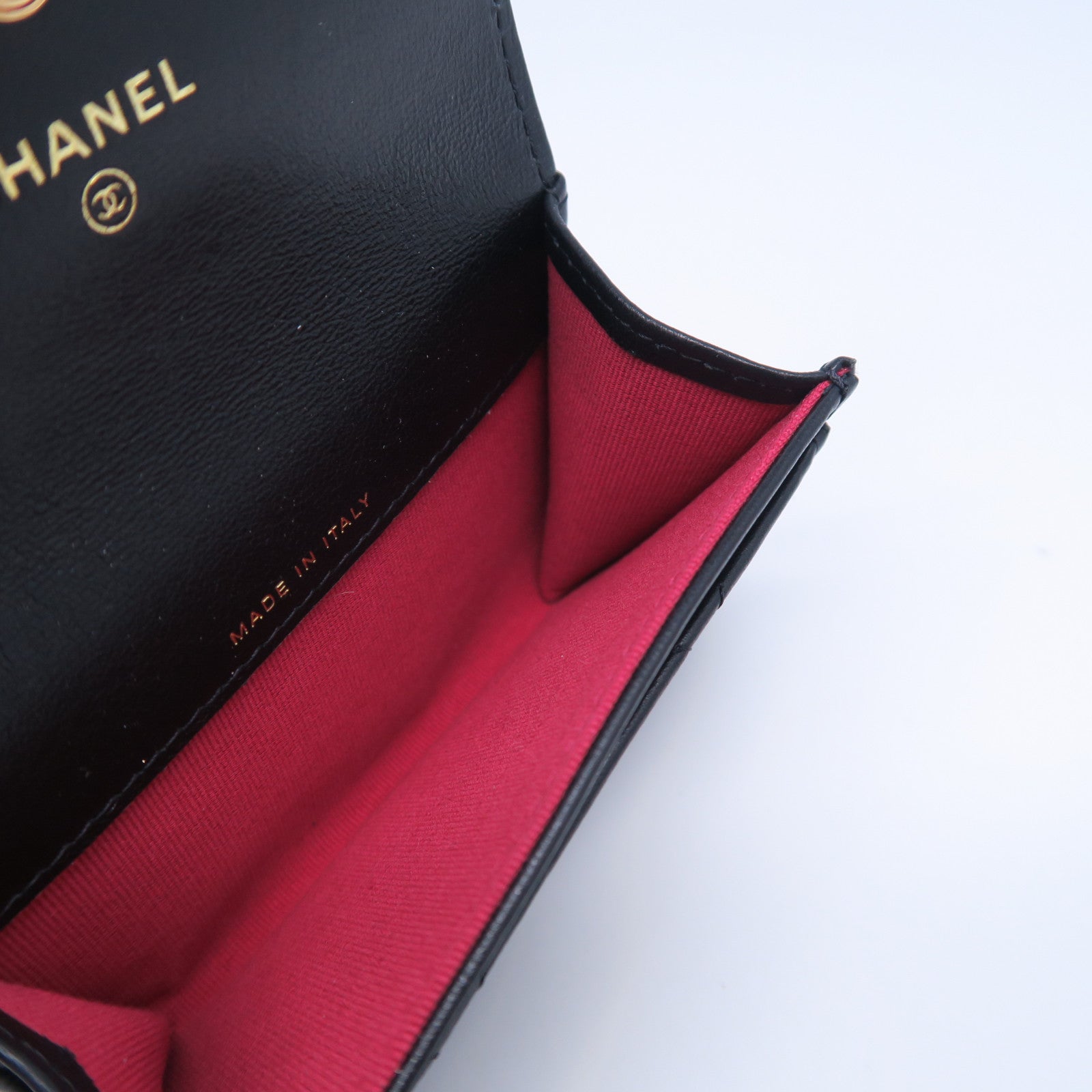 CHANEL 菱格羊皮皮革Chanel 19金扣卡片套黑色