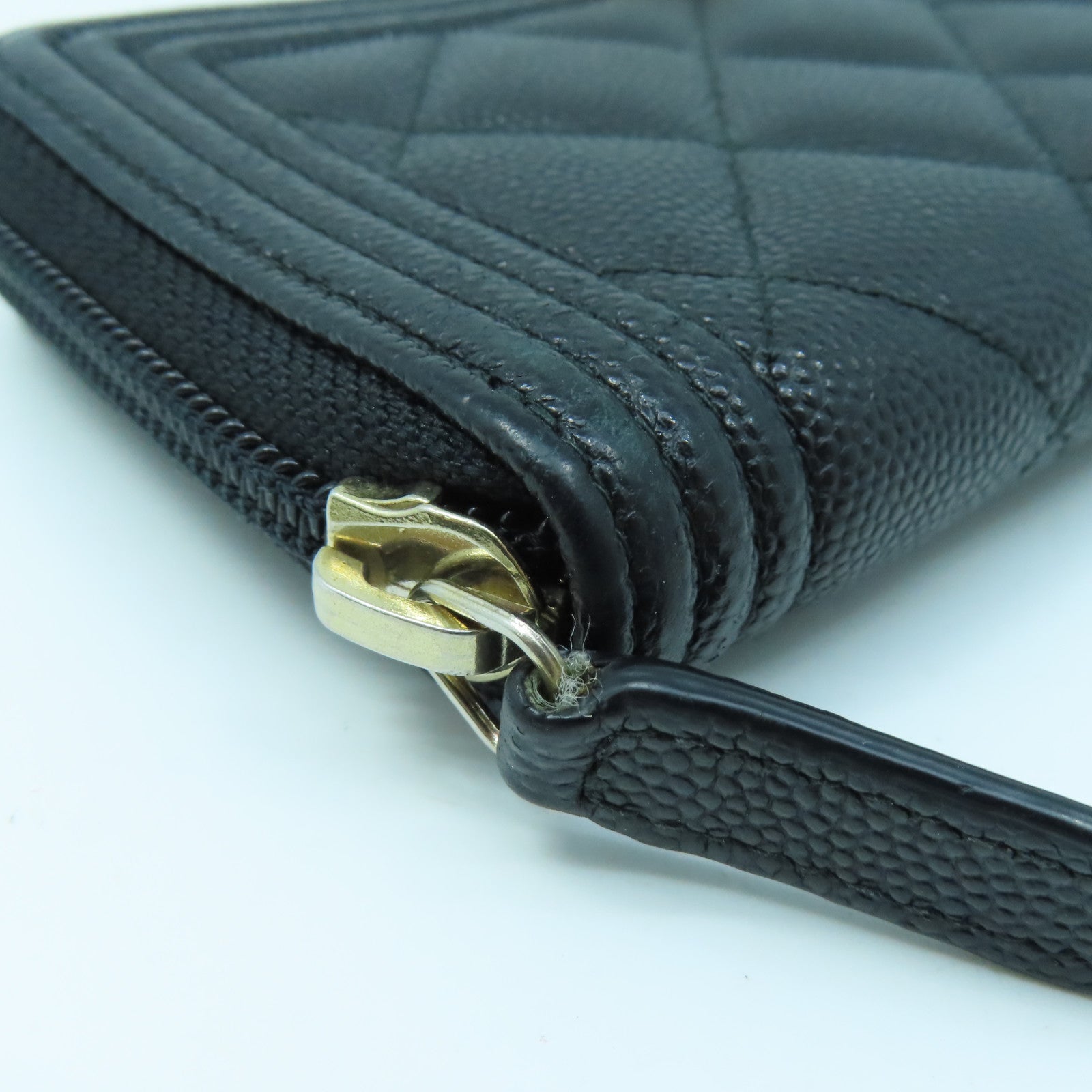 CHANEL Rhombus Caviar Leather Boy Round Wallet Gold Buckle Wallet Black