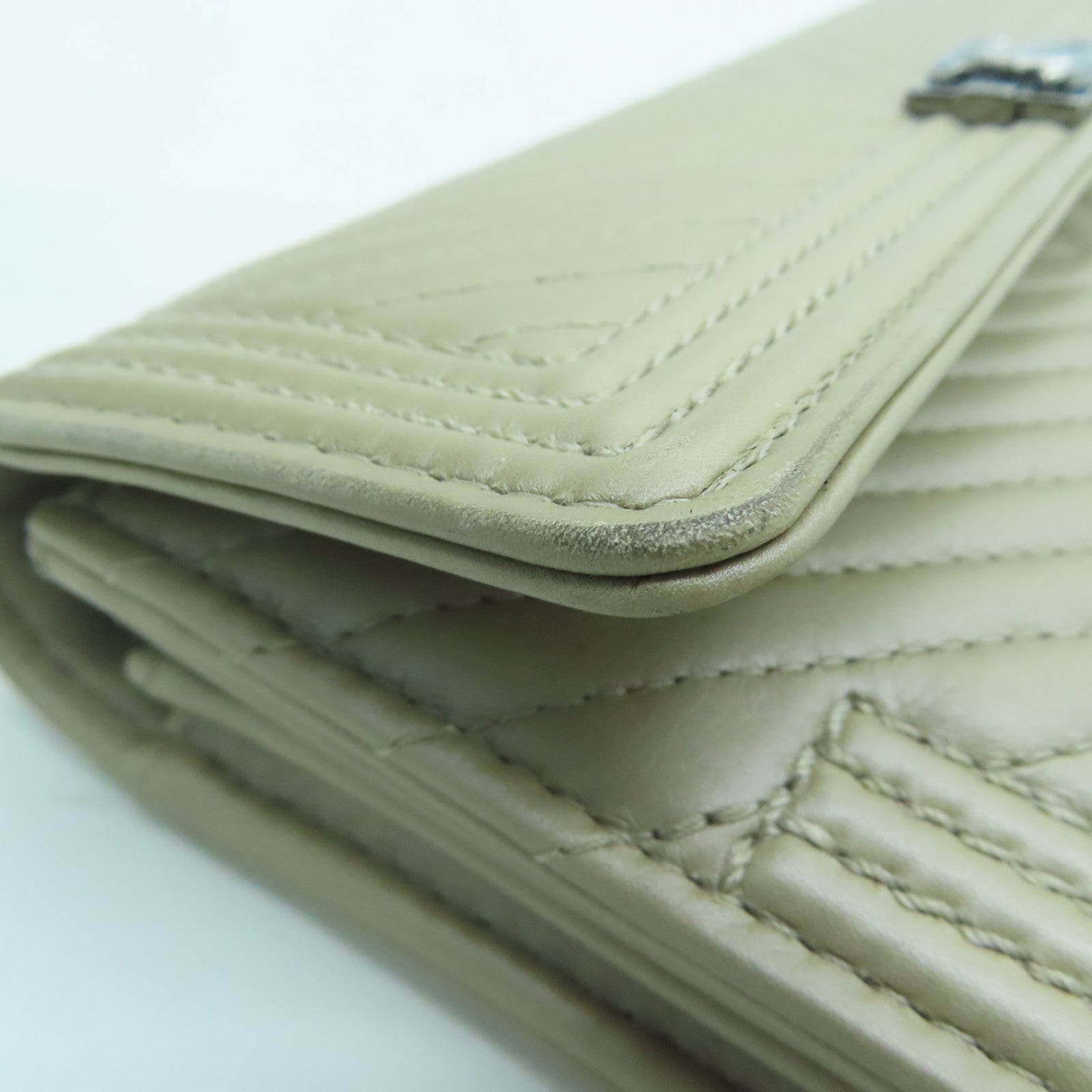 CHANEL 牛皮皮革Boy Long Wallet銀扣長錢包卡其色