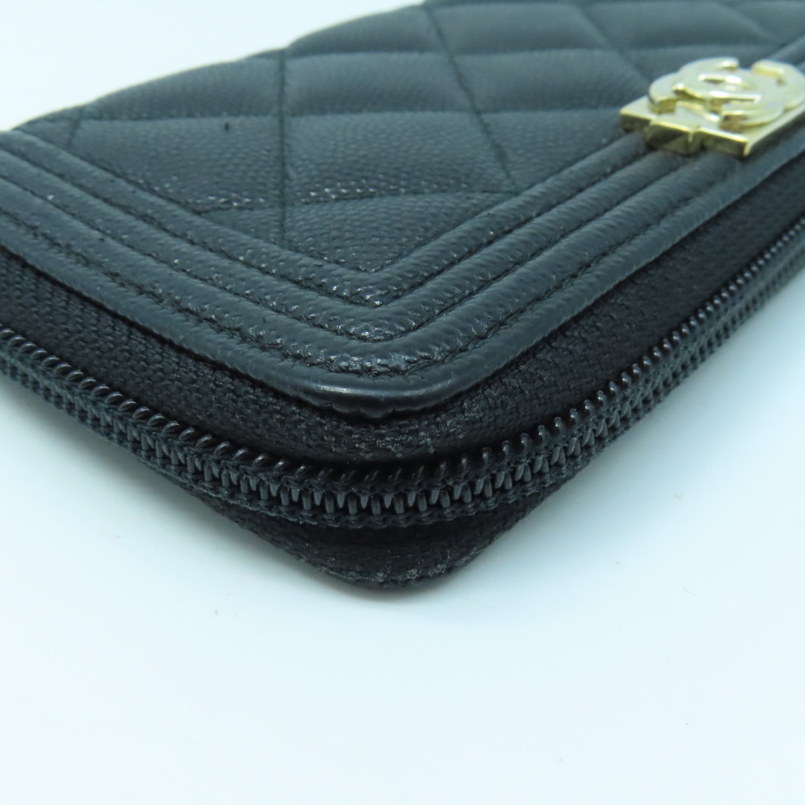CHANEL Rhombus Caviar Leather Boy Round Wallet Gold Buckle Wallet Black