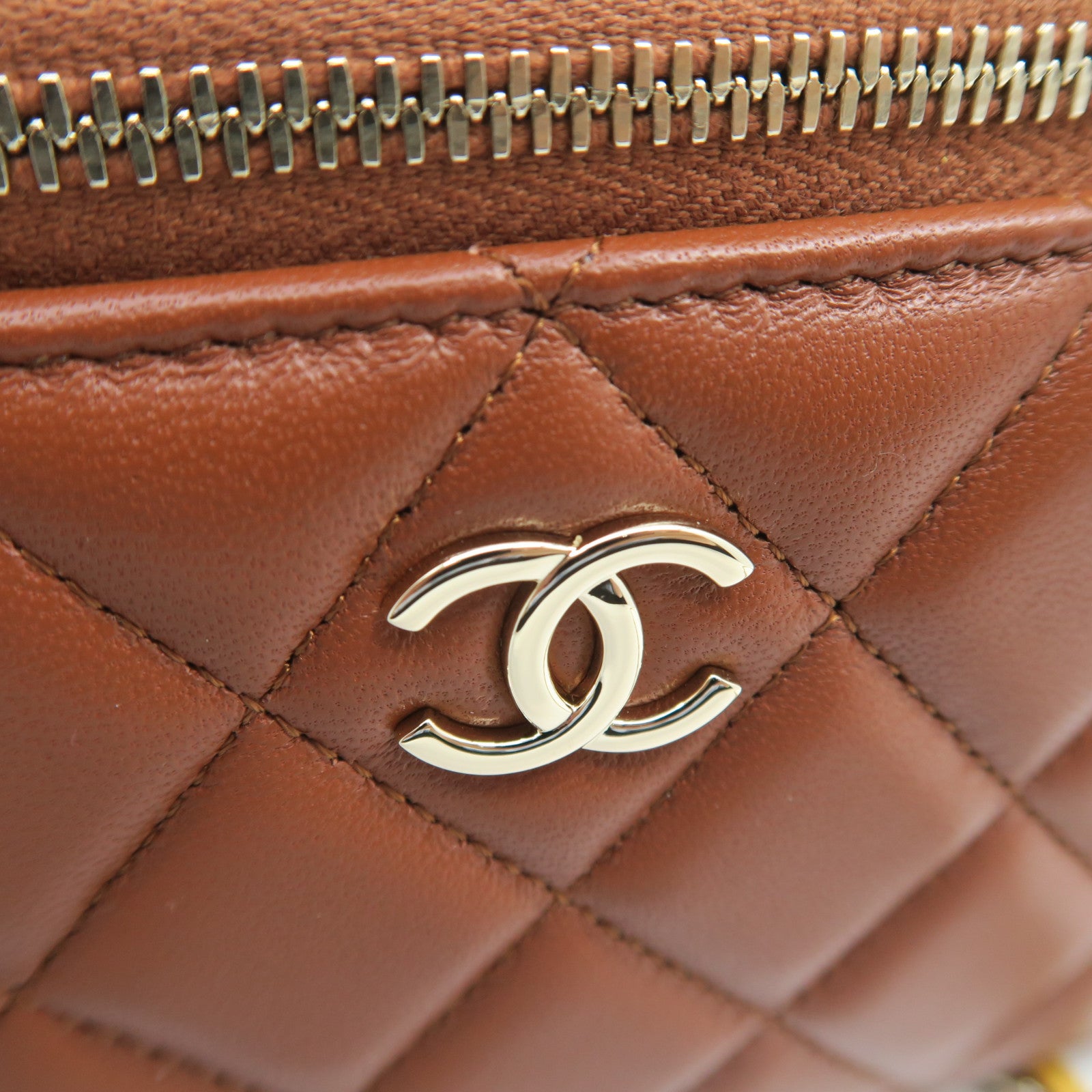 CHANEL Diamond Sheepskin Leather Top Handle Vanity Case Gold Buckle Chain Strap Shoulder Bag Brown/Yellow