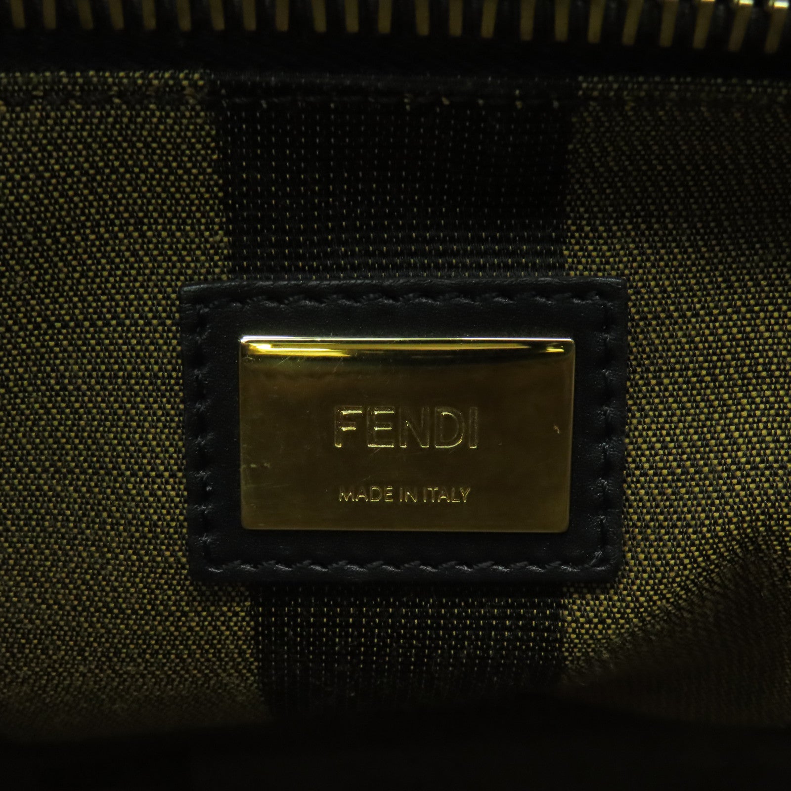 FENDI 牛皮皮革Peekaboo金扣手挽肩背兩用袋黑色