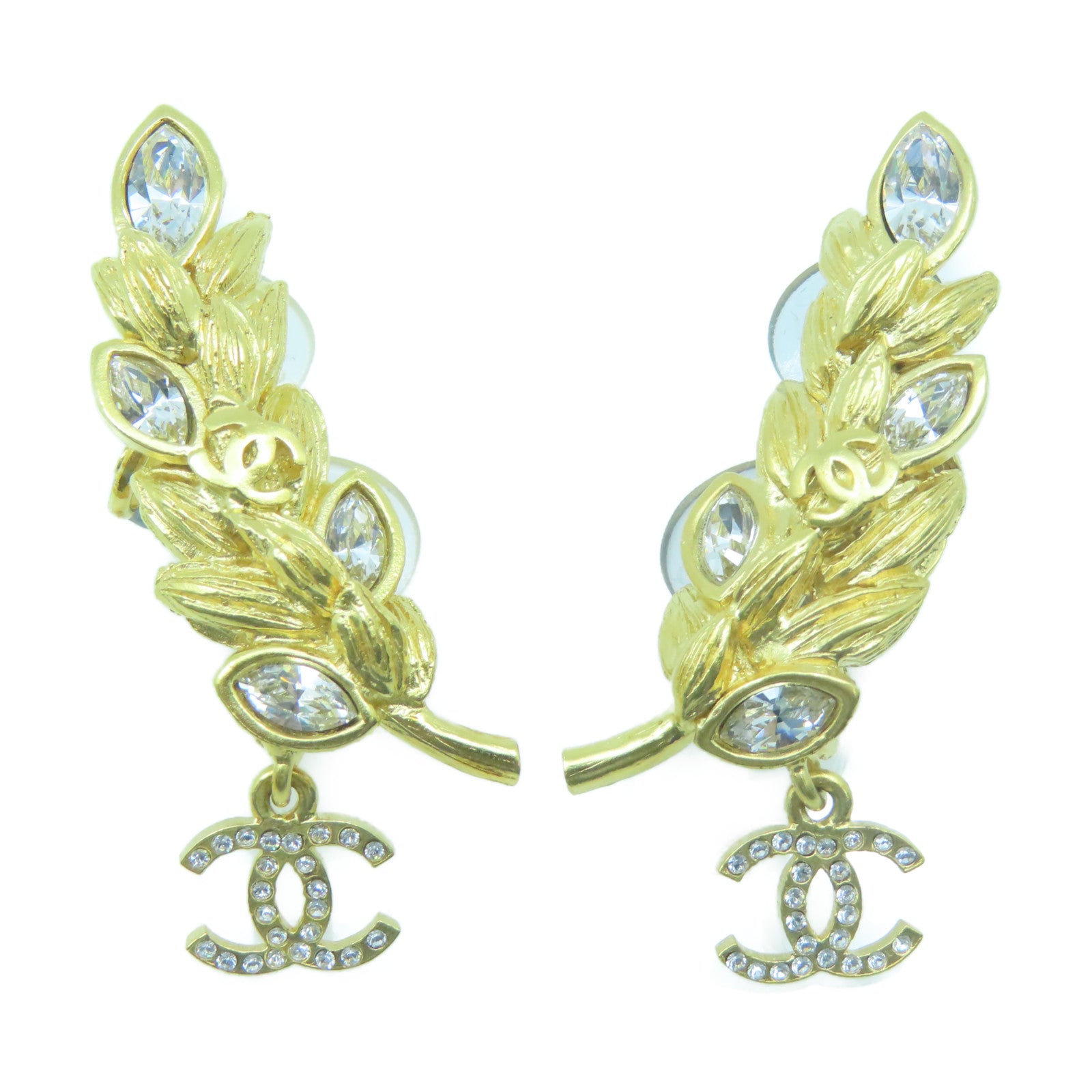 CHANEL metal Earrings clip earring gold