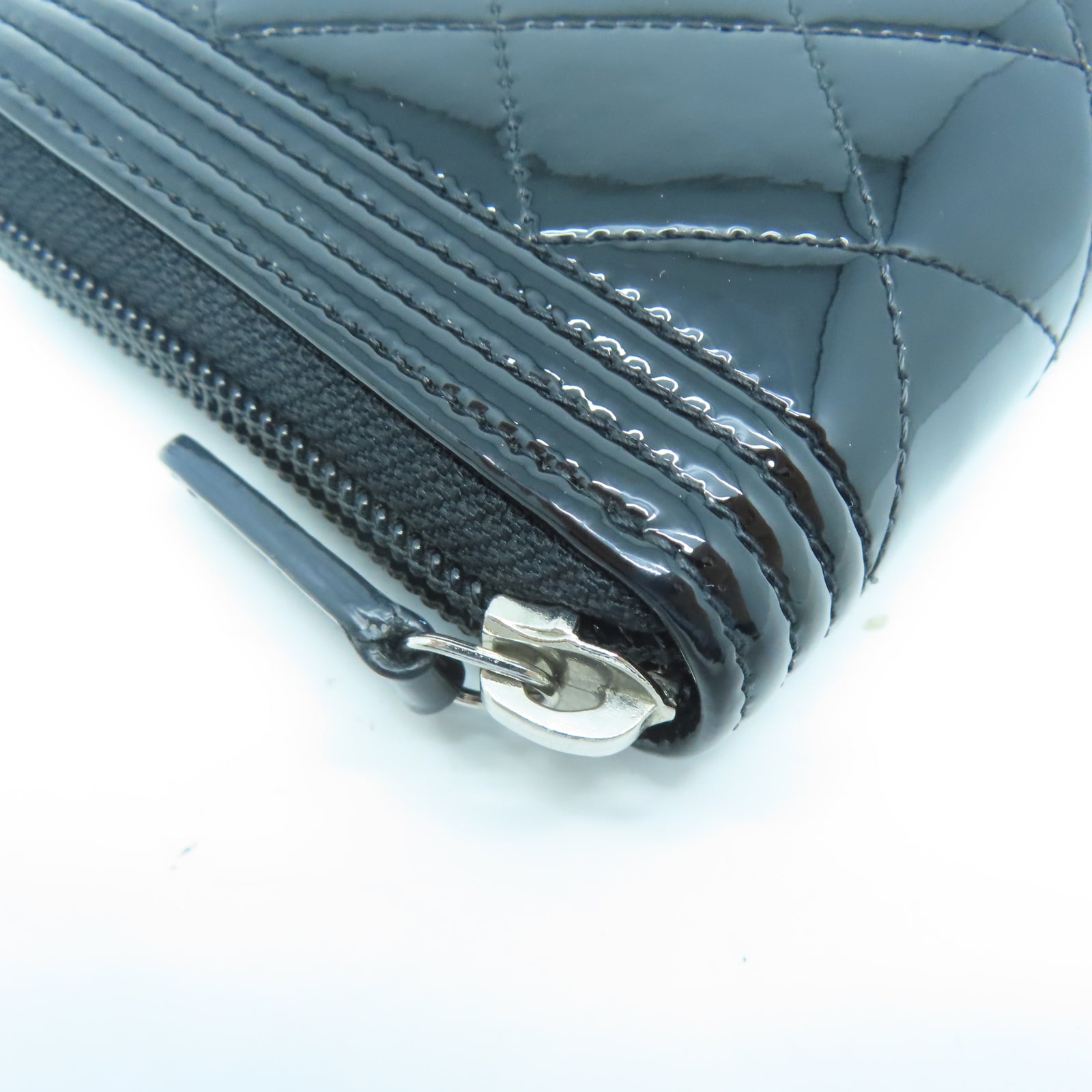 CHANEL 菱格漆皮皮革Boy Zipper Wallet銀扣長錢包黑色