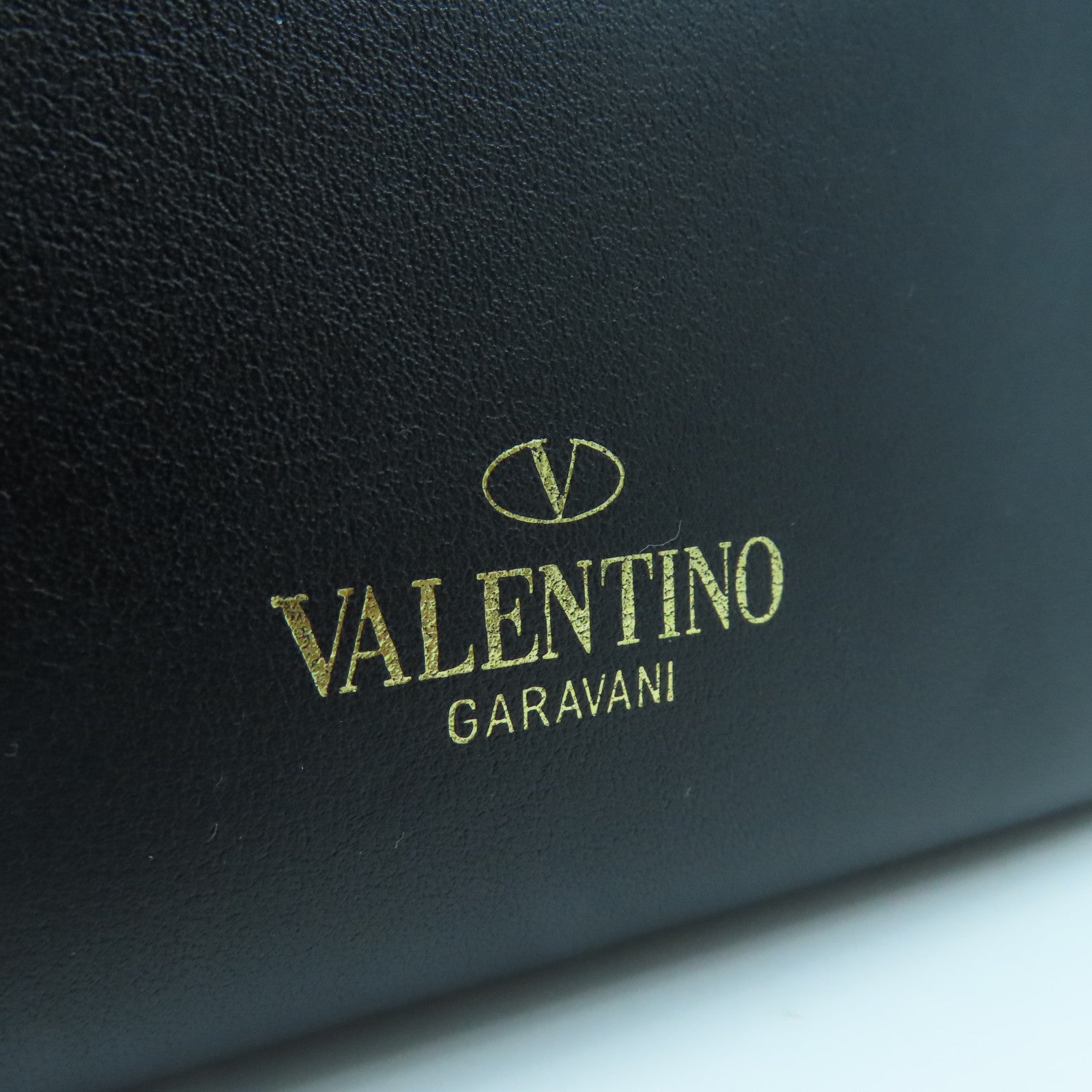 Valentino Leather Shoulder Bag Gold Buckle Chain Shoulder Bag Black