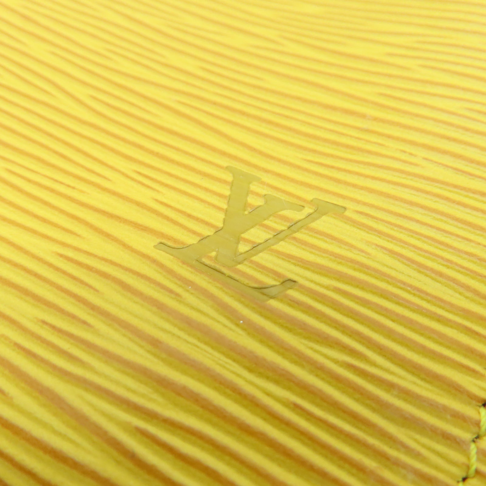 LOUIS VUITTON Epi Pochette Accessories金扣手拿包黃色