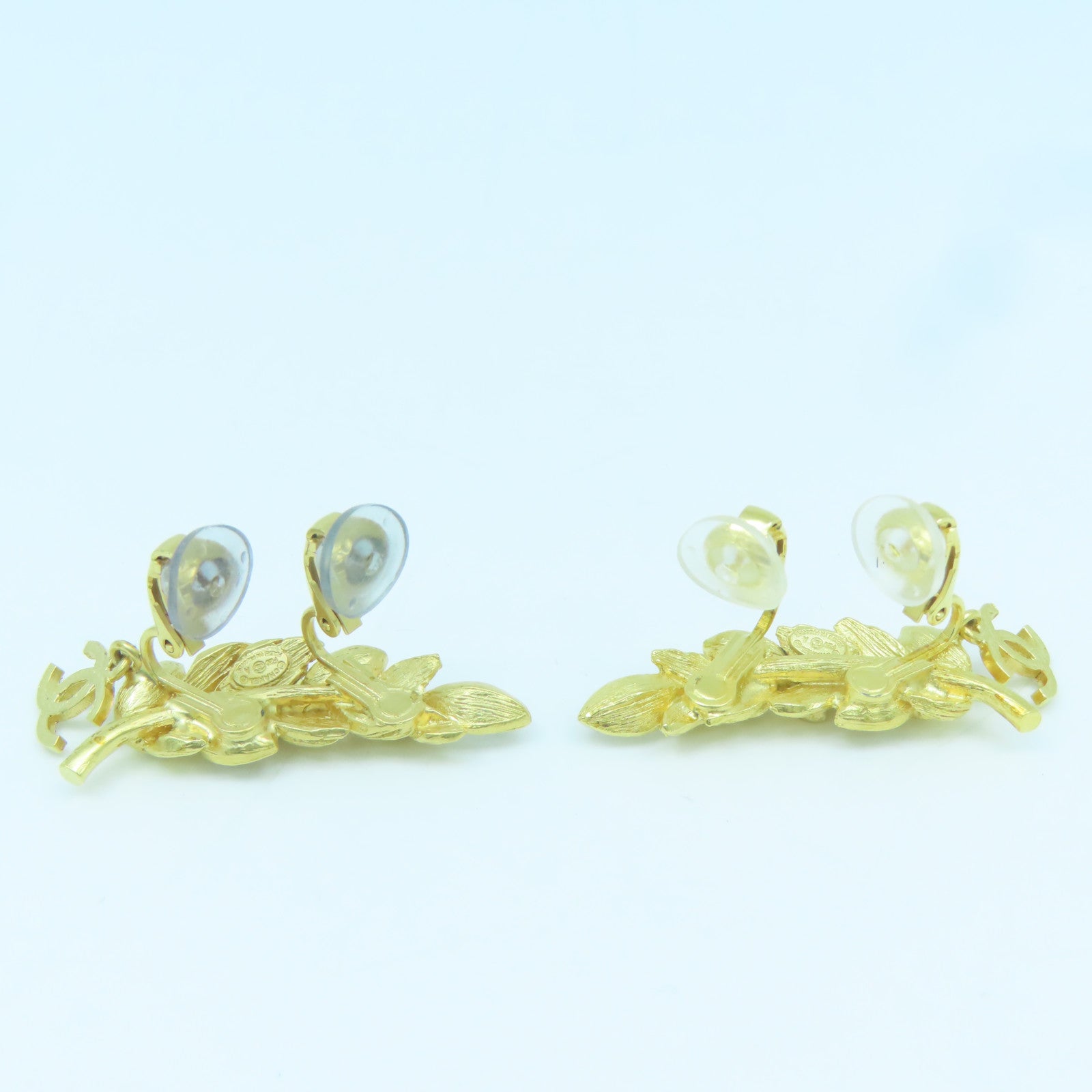 CHANEL metal Earrings clip earring gold