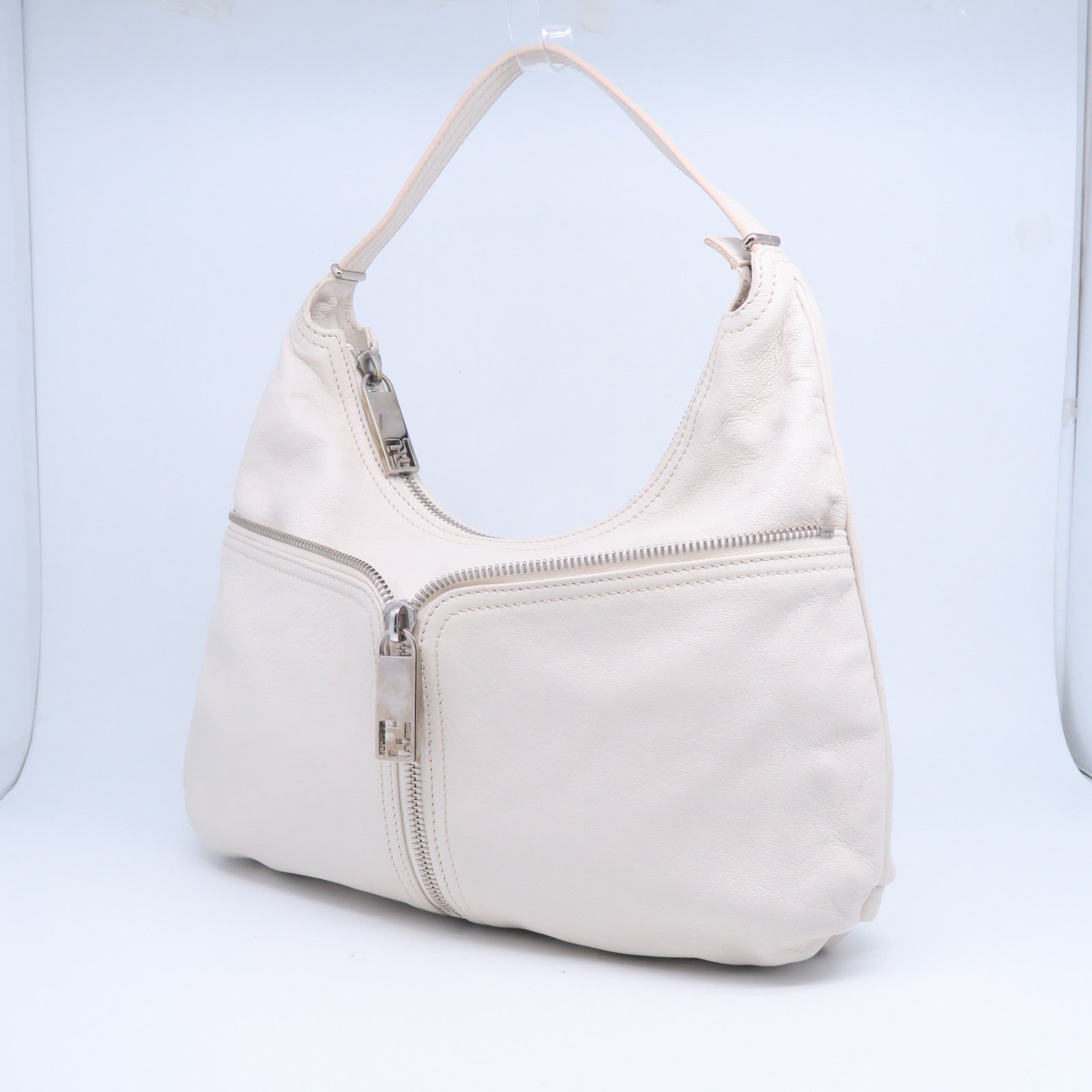 FENDI 牛皮皮革Hand Bag銀扣手挽袋白色