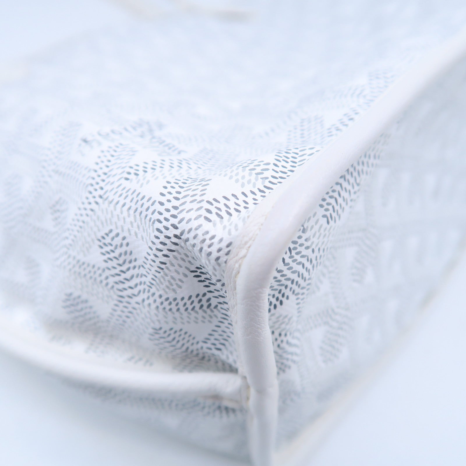 GOYARD 塗層帆布Anjou Mini Bag銀扣手挽袋白色