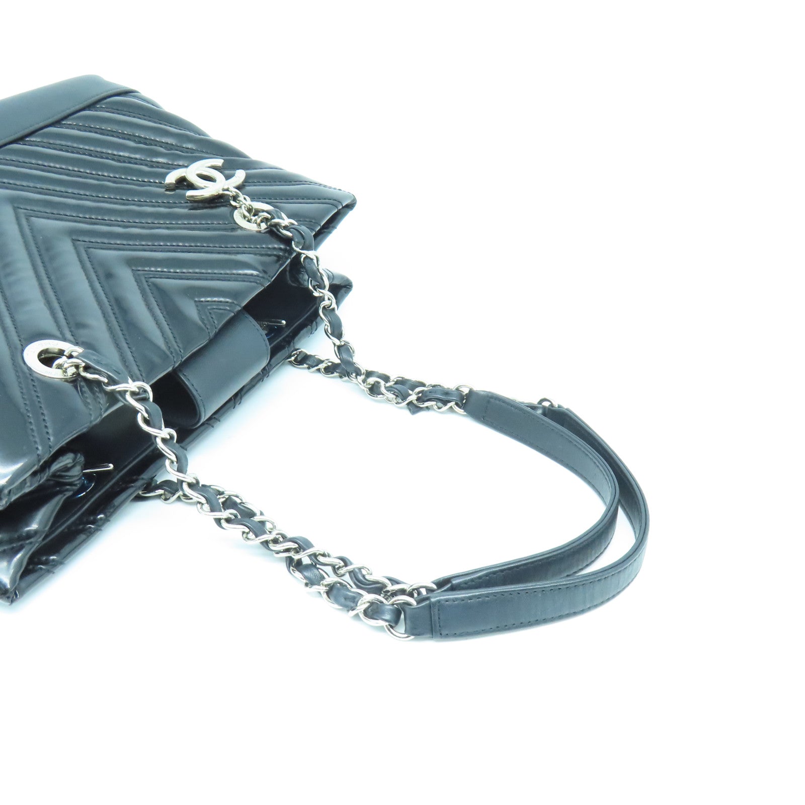 CHANEL twill patent leather Chain Shoulder Bag silver buckle chain shoulder bag black