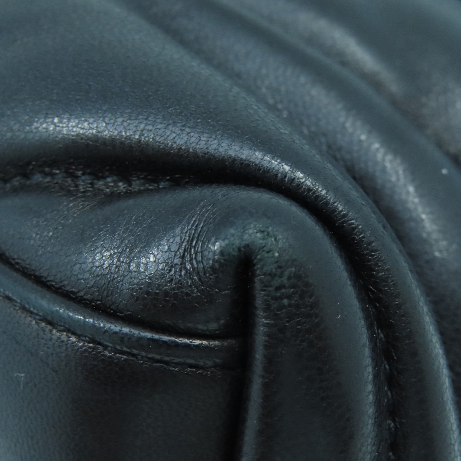 SAINT LAURENT 牛皮皮革Chain Shoulder黑扣/銀扣鏈帶肩背袋黑色