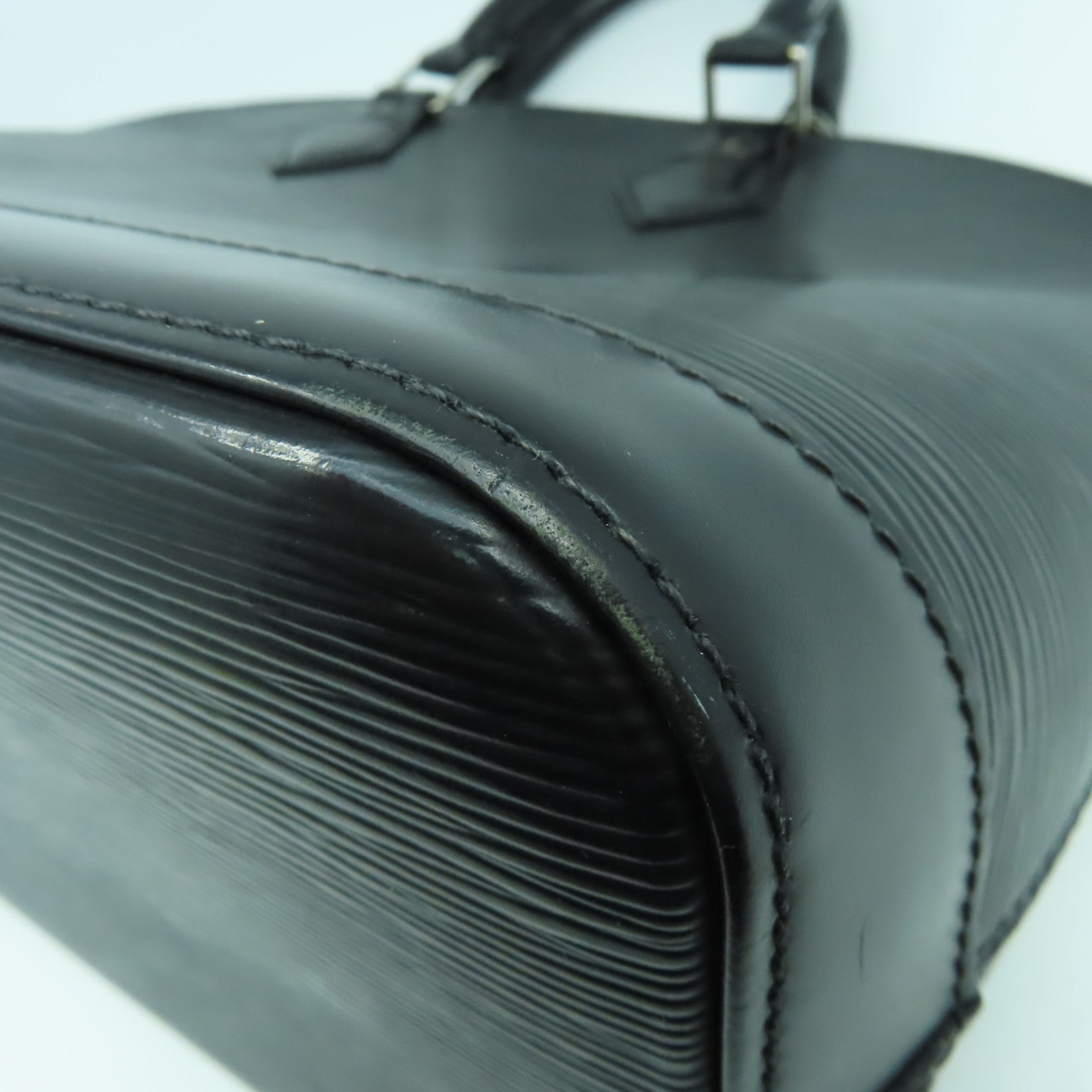 LOUIS VUITTON Epi Alma PM銀扣手挽袋黑色