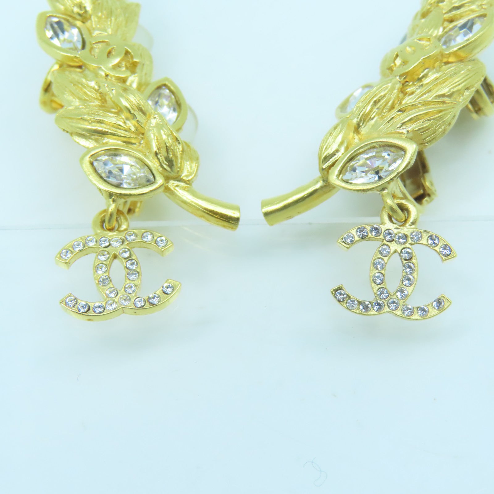 CHANEL metal Earrings clip earring gold