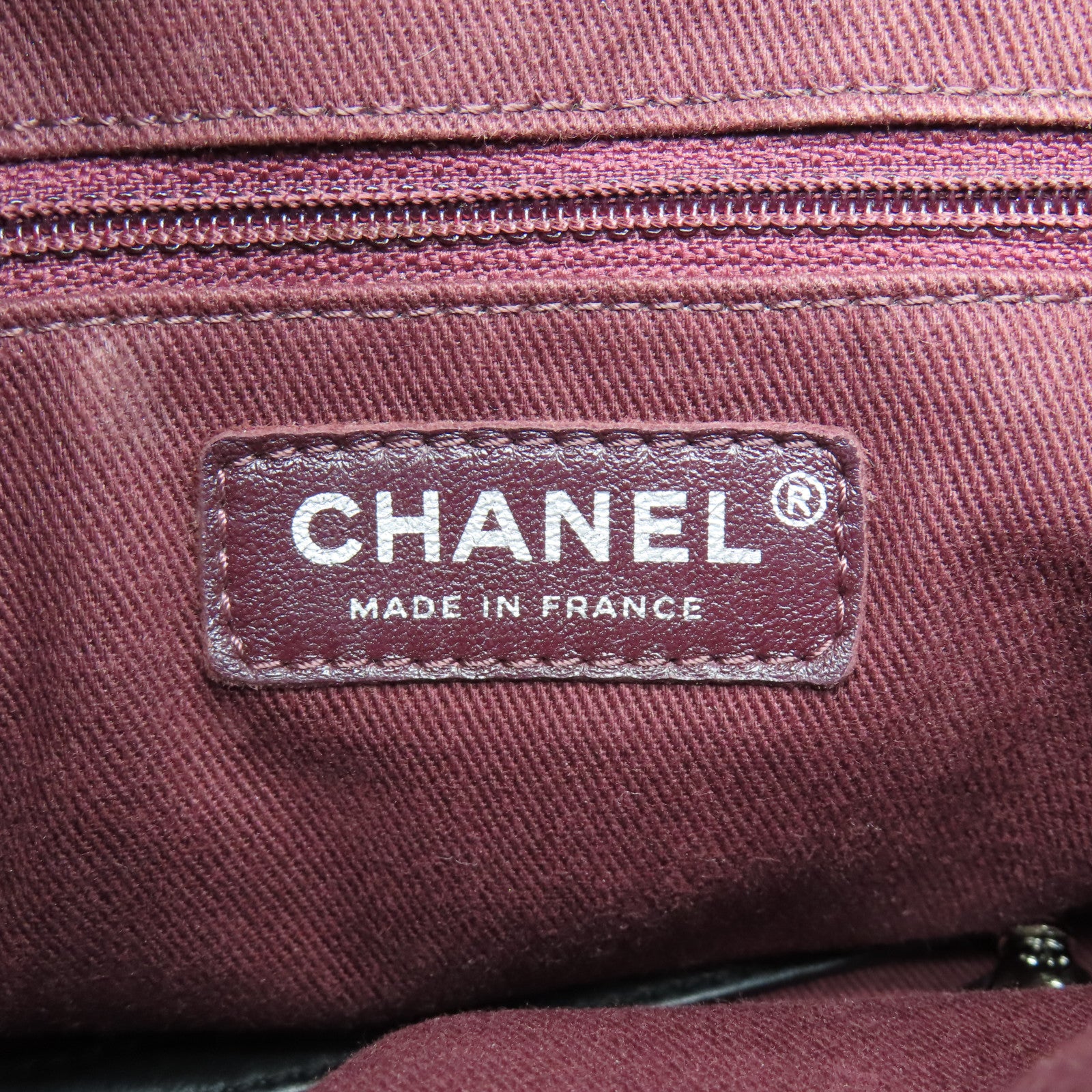 CHANEL twill patent leather Chain Shoulder Bag silver buckle chain shoulder bag black
