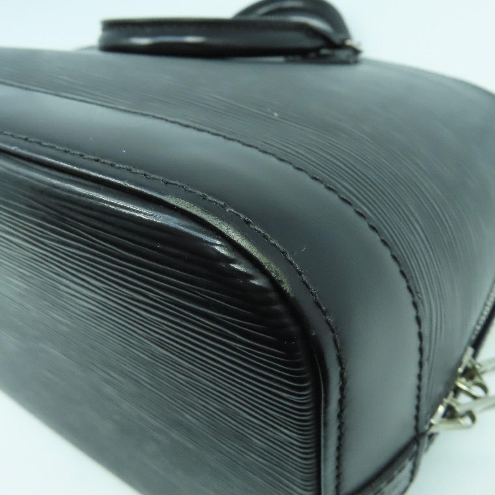 LOUIS VUITTON Epi Alma PM銀扣手挽袋黑色