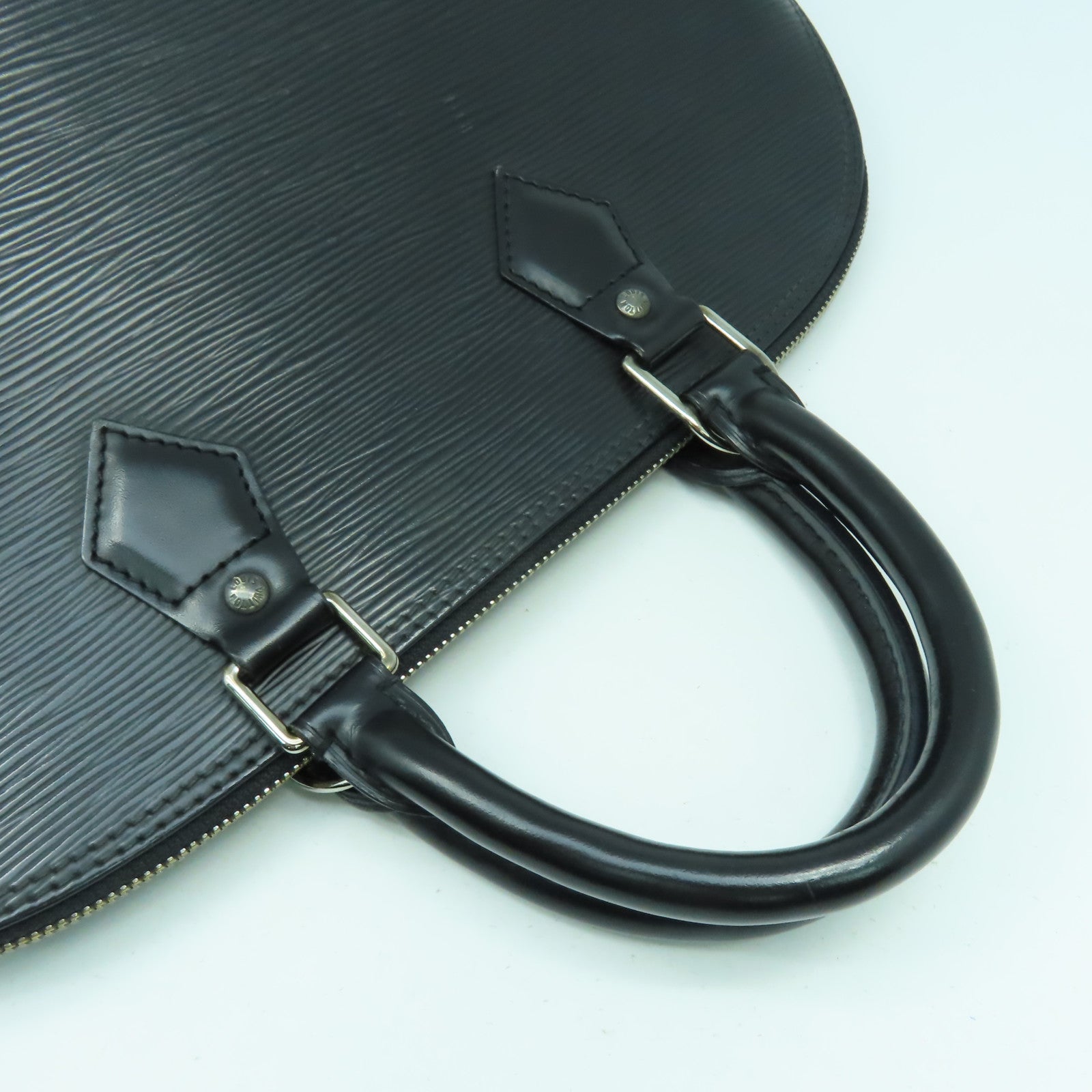 LOUIS VUITTON Epi Alma PM銀扣手挽袋黑色