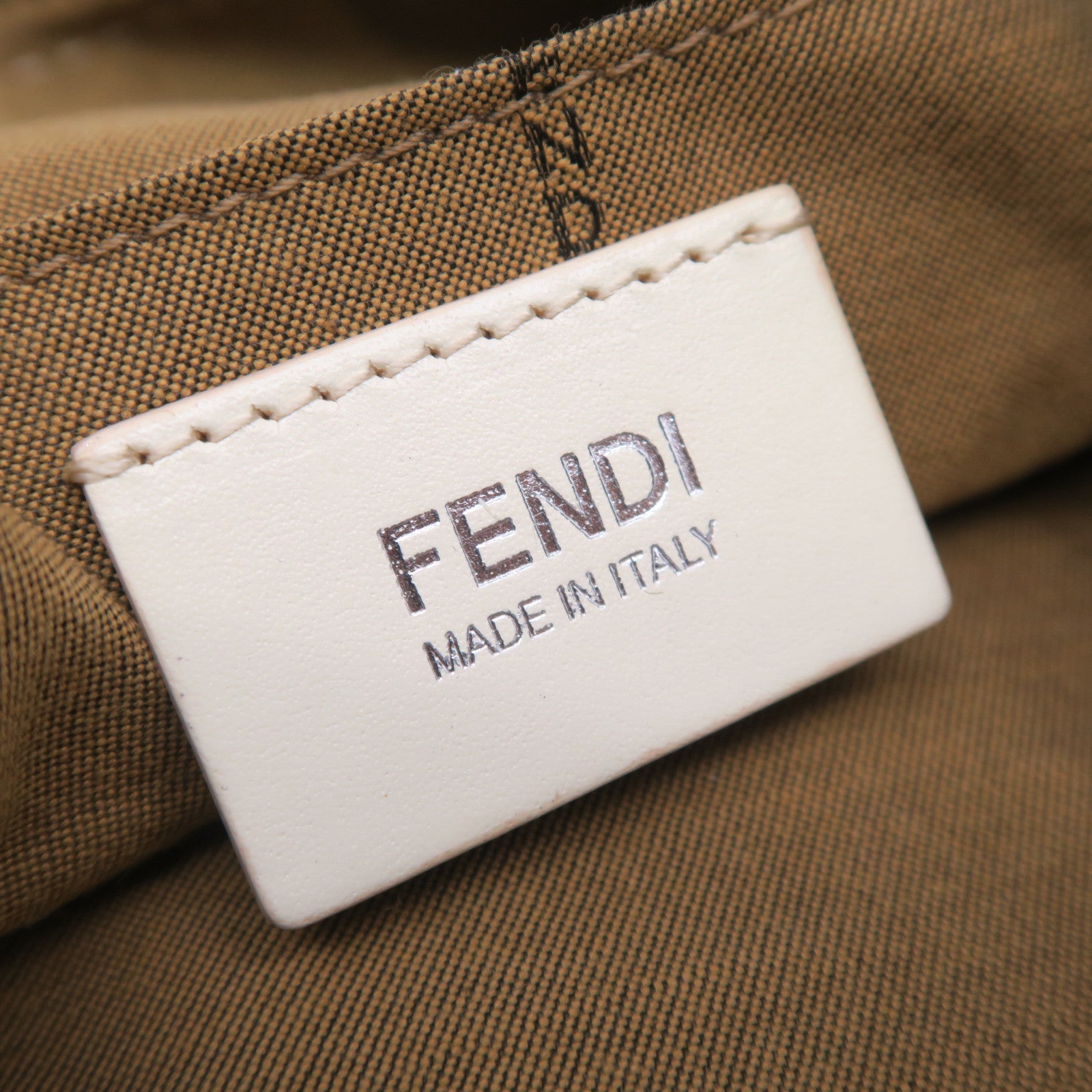 FENDI 牛皮皮革Hand Bag銀扣手挽袋白色