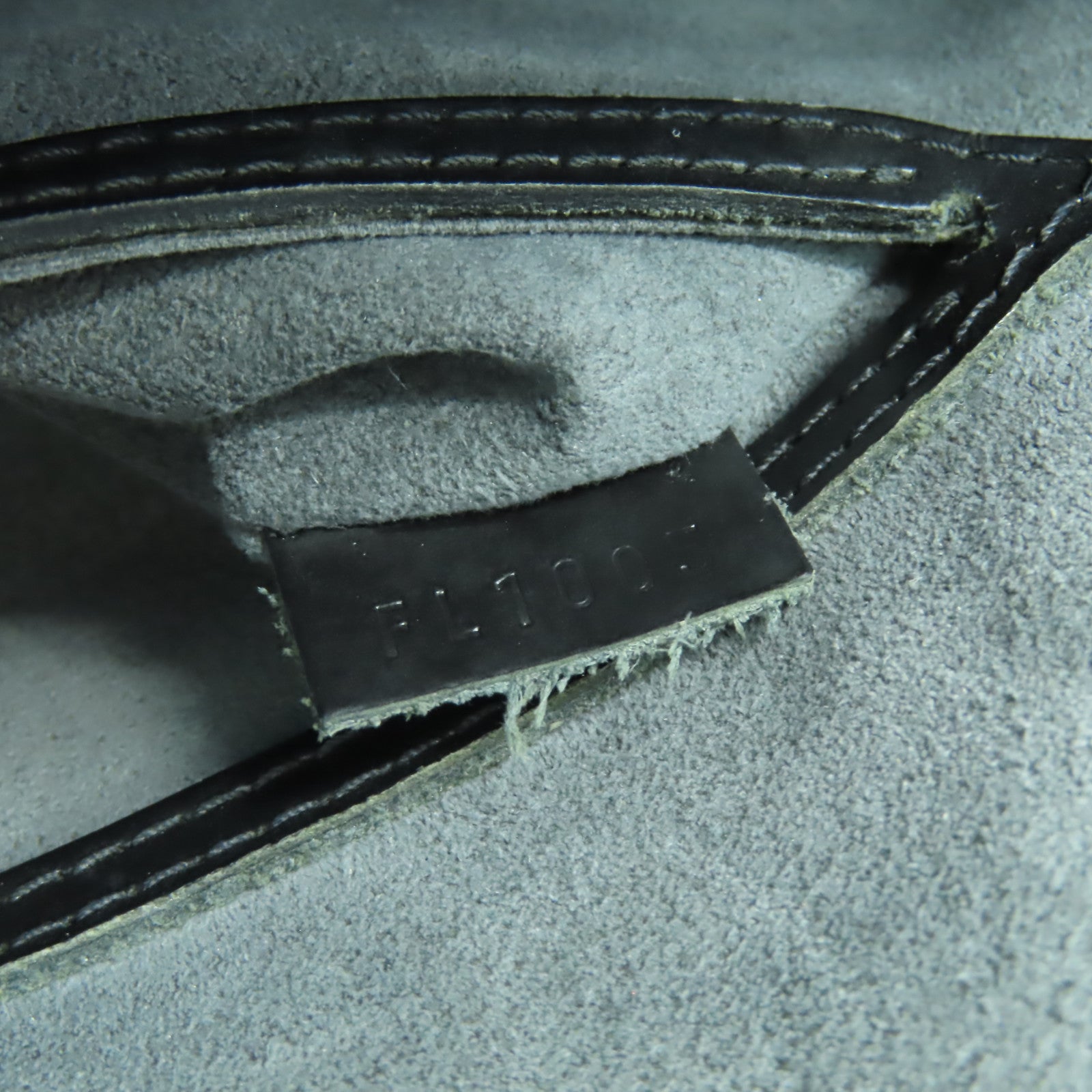 LOUIS VUITTON Epi Alma PM銀扣手挽袋黑色