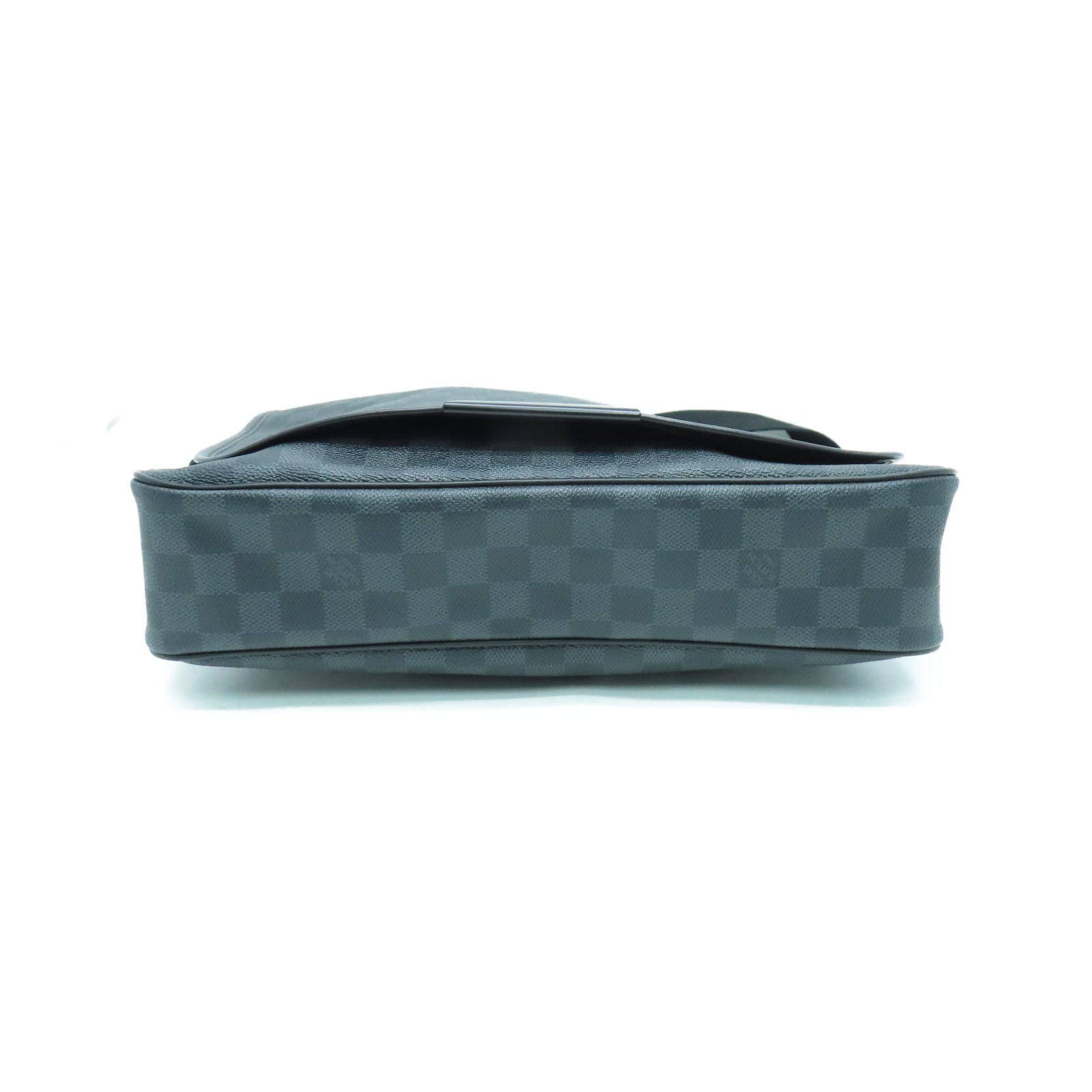 LOUIS VUITTON Damier Graphite Daniel MM銀扣肩背袋黑色