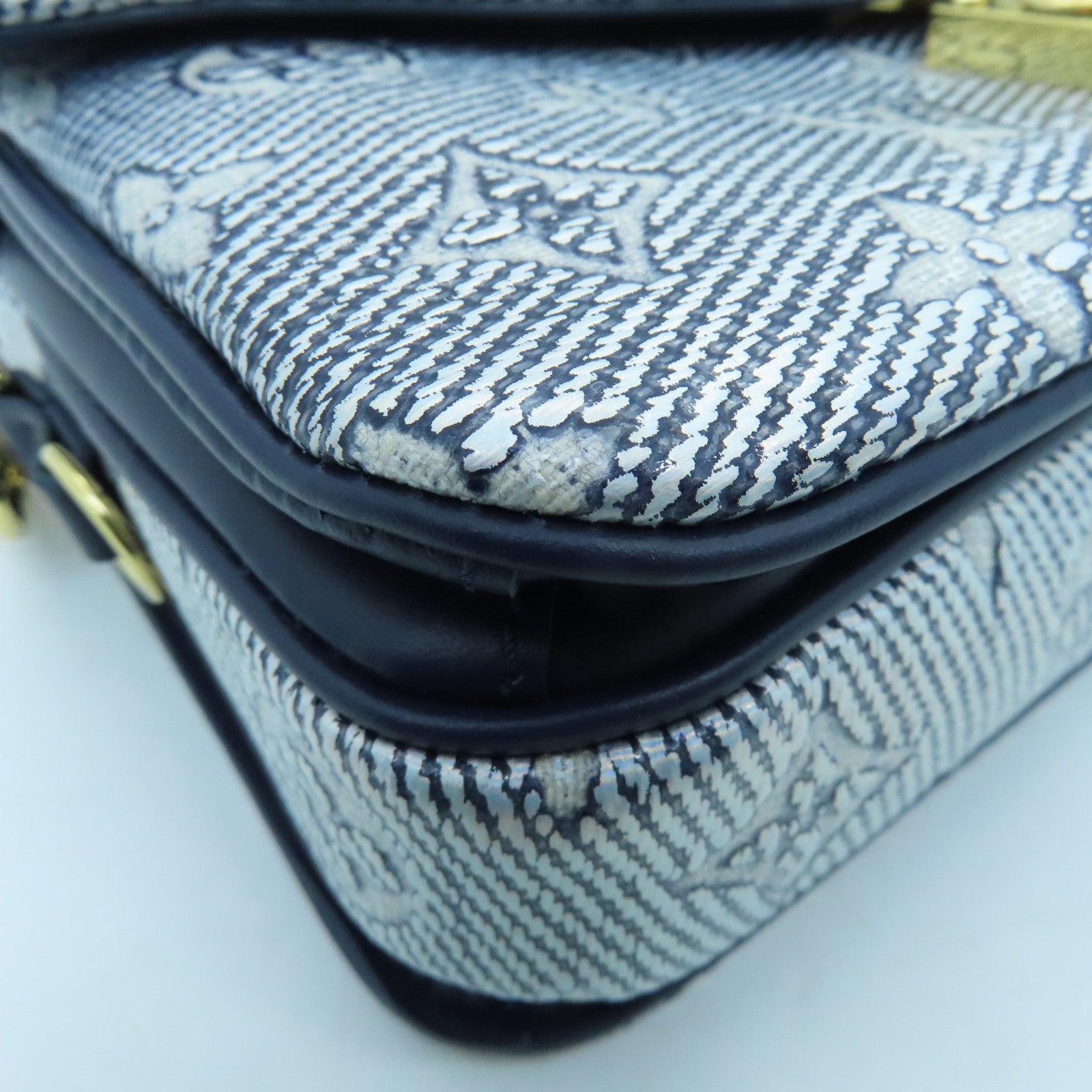 LOUIS VUITTON Monoglam Pochette Metis East West gold buckle handle shoulder bag dual-use blue