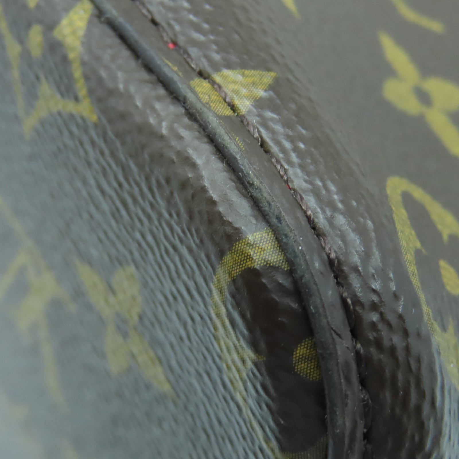 LOUIS VUITTON Monogram Neo Noe MM金扣肩背袋棕色/紅色
