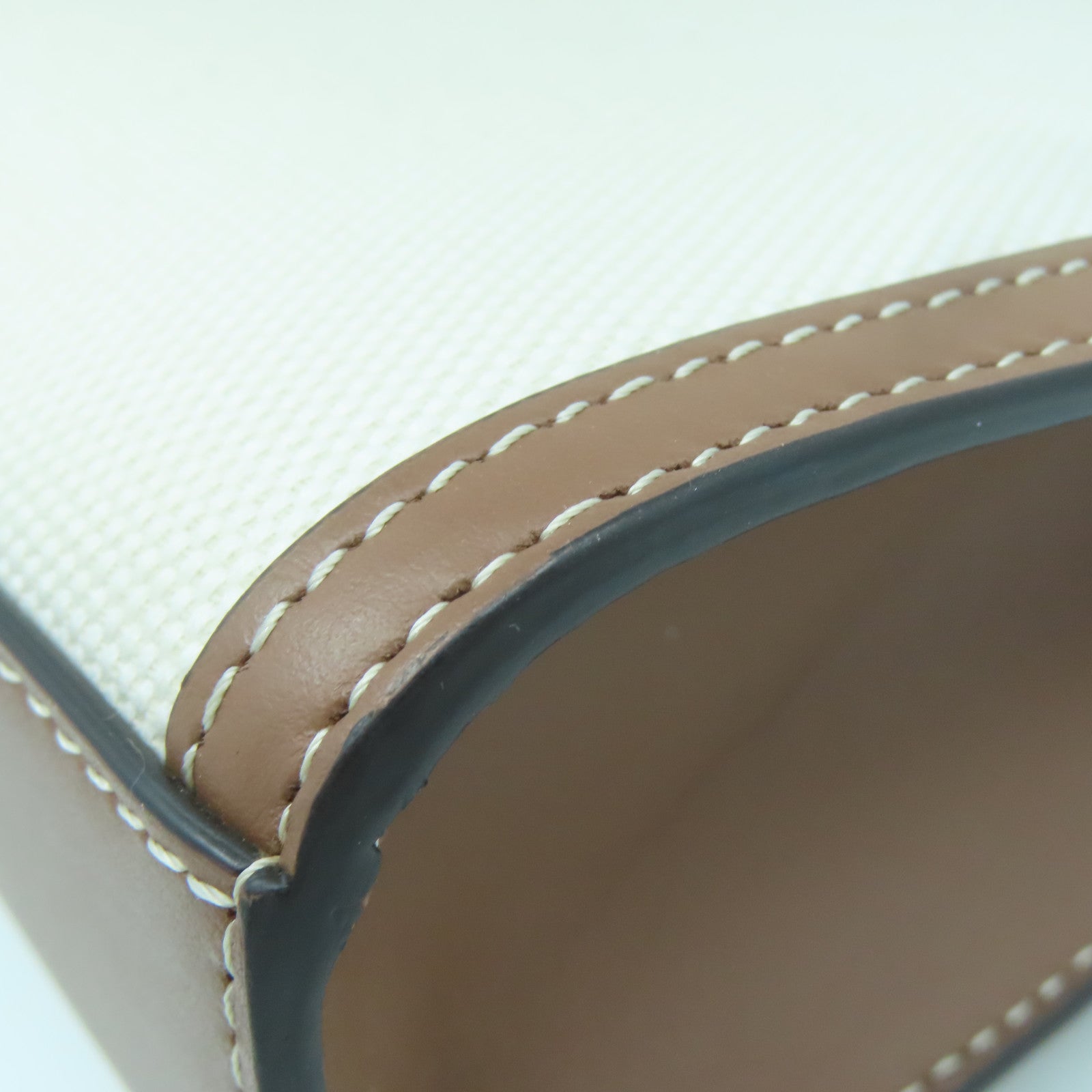 BURBERRY 帆布/皮革Mini Tri-Tone Pocket Bag金扣手挽肩背两用袋白色/啡色