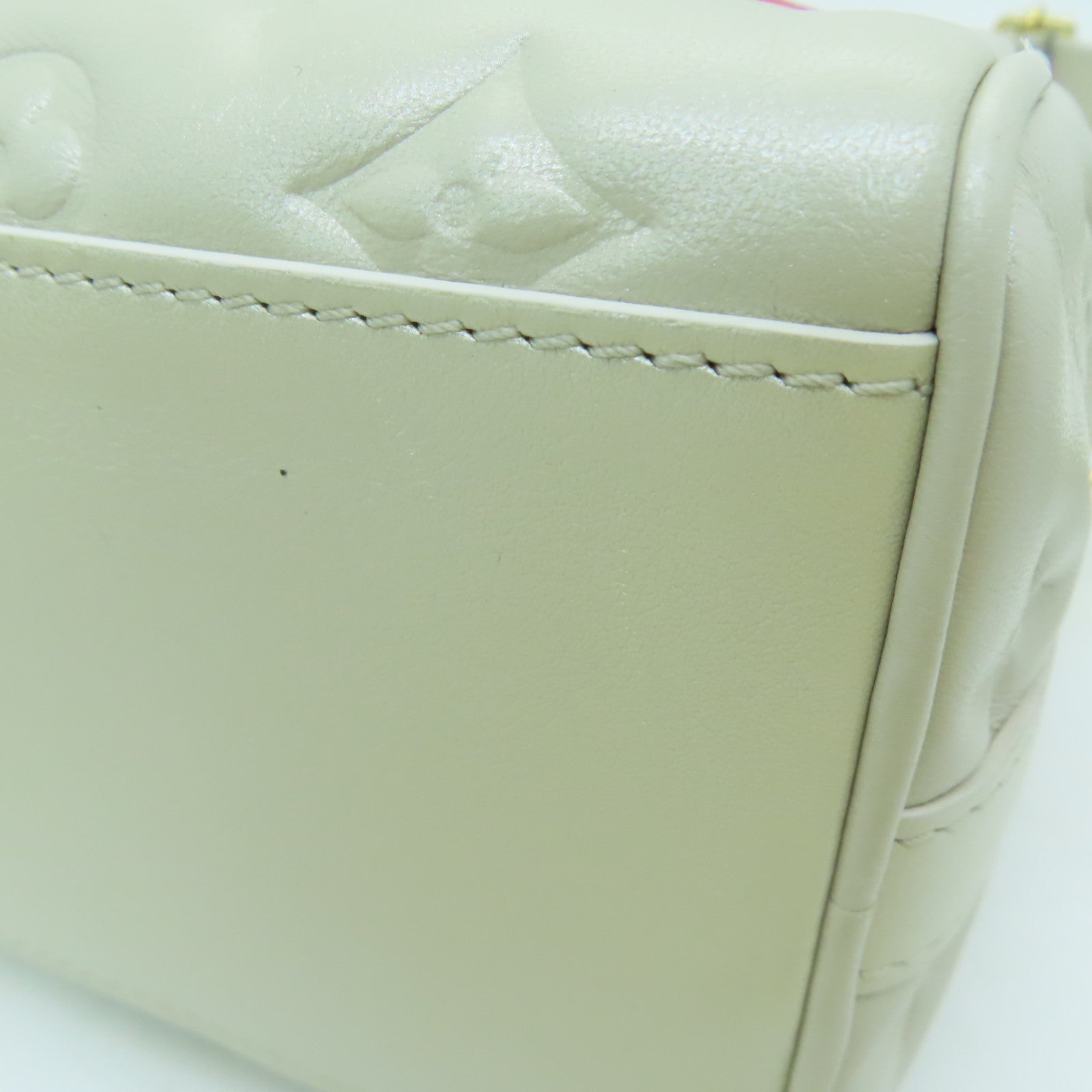 LOUIS VUITTON [Sharp discount] Monogram Speedy Bandouliere 22 Gold Buckle Handle Shoulder Back Dual-purpose Bag Off-White