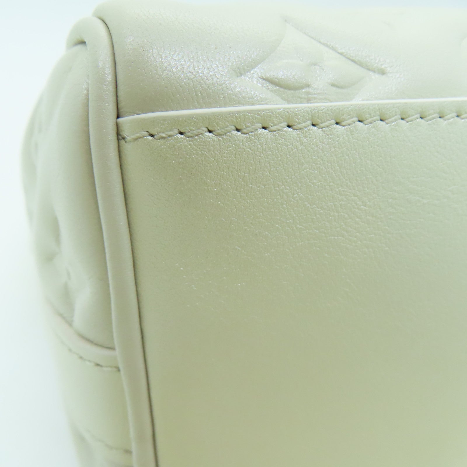 LOUIS VUITTON [Sharp discount] Monogram Speedy Bandouliere 22 Gold Buckle Handle Shoulder Back Dual-purpose Bag Off-White