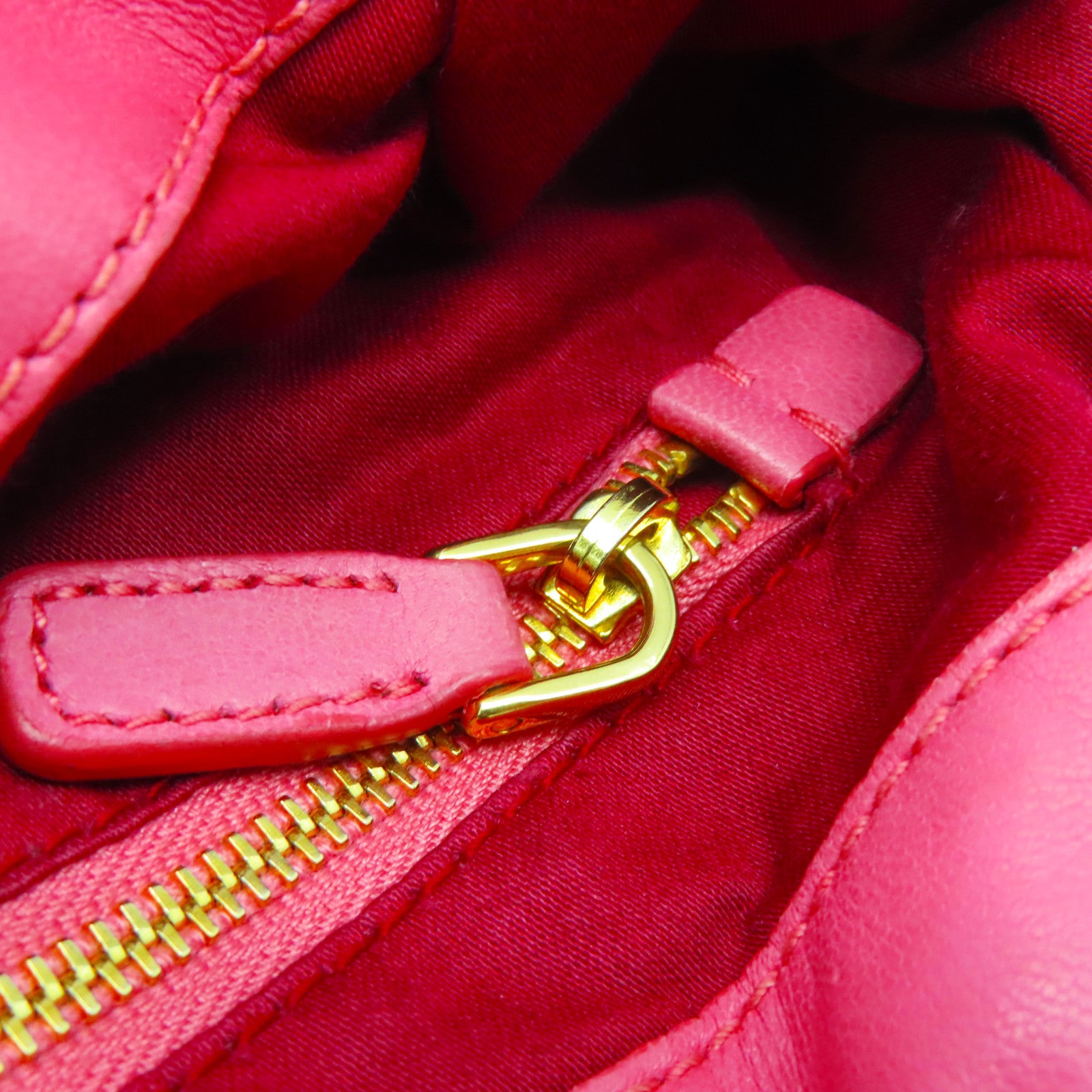 Miu Miu 羊皮皮革Hand Bag金扣手挽袋粉紅色