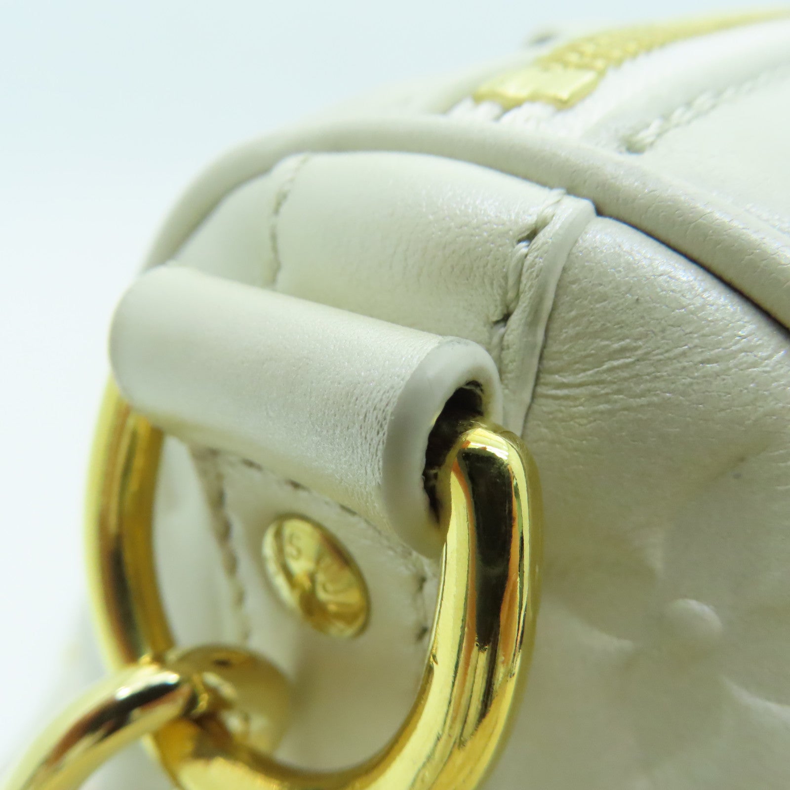 LOUIS VUITTON [Sharp discount] Monogram Speedy Bandouliere 22 Gold Buckle Handle Shoulder Back Dual-purpose Bag Off-White