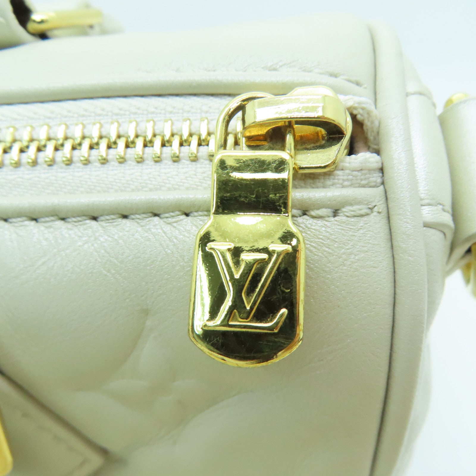 LOUIS VUITTON [Sharp discount] Monogram Speedy Bandouliere 22 Gold Buckle Handle Shoulder Back Dual-purpose Bag Off-White