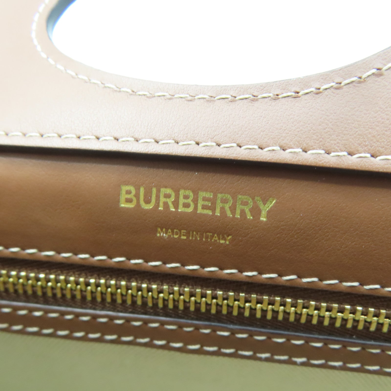 BURBERRY 帆布/皮革Mini Tri-Tone Pocket Bag金扣手挽肩背两用袋白色/啡色