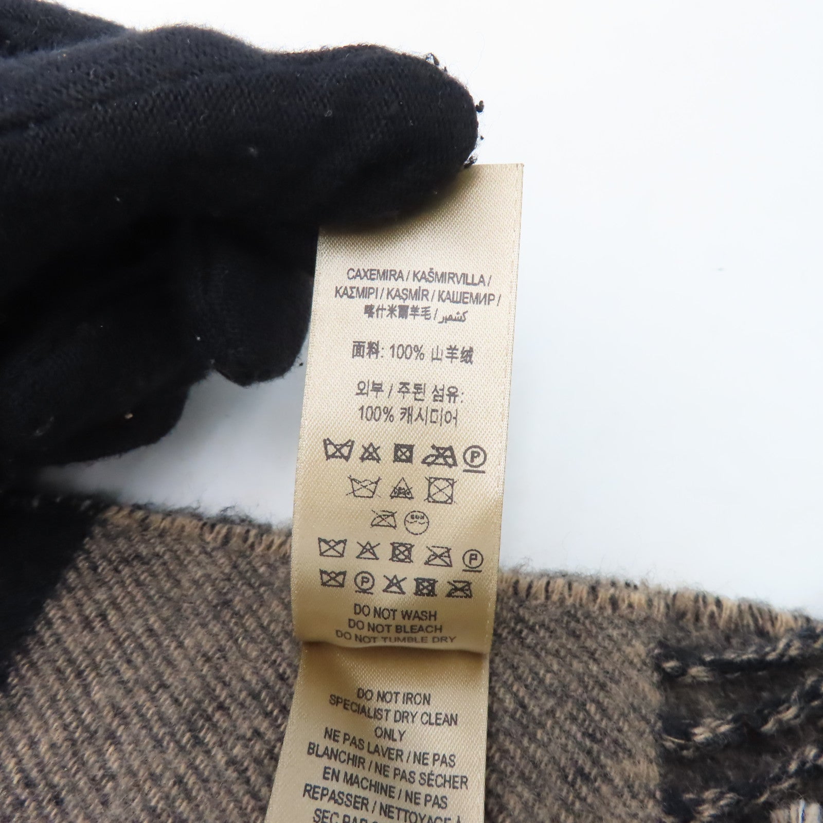 BURBERRY 羊絨Scarf圍巾啡色/卡其色