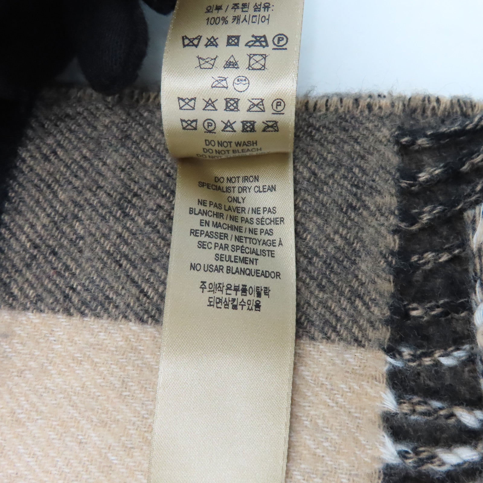 BURBERRY 羊絨Scarf圍巾啡色/卡其色