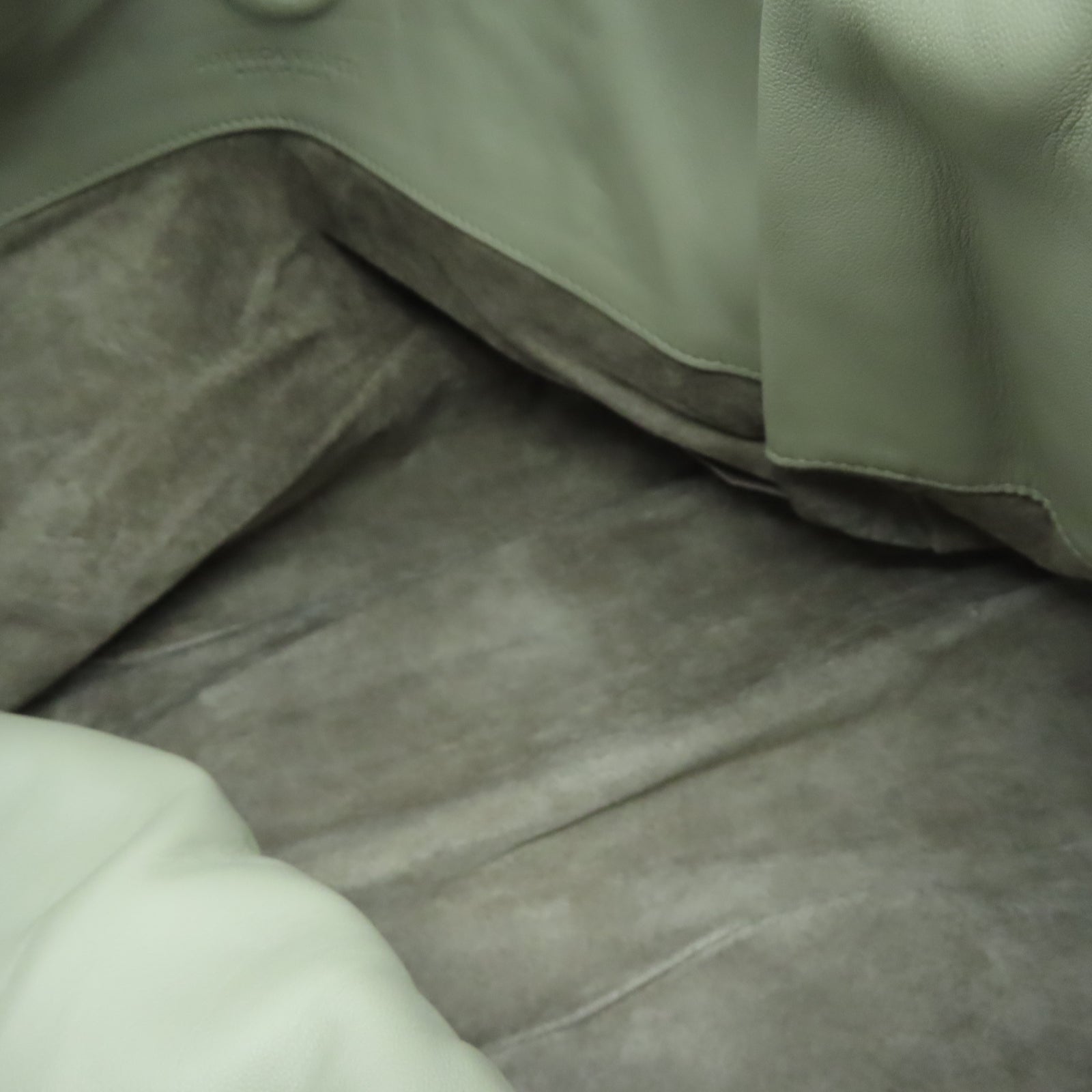 BOTTEGA VENETA 牛皮皮革Tote Bag銀扣手挽袋米色