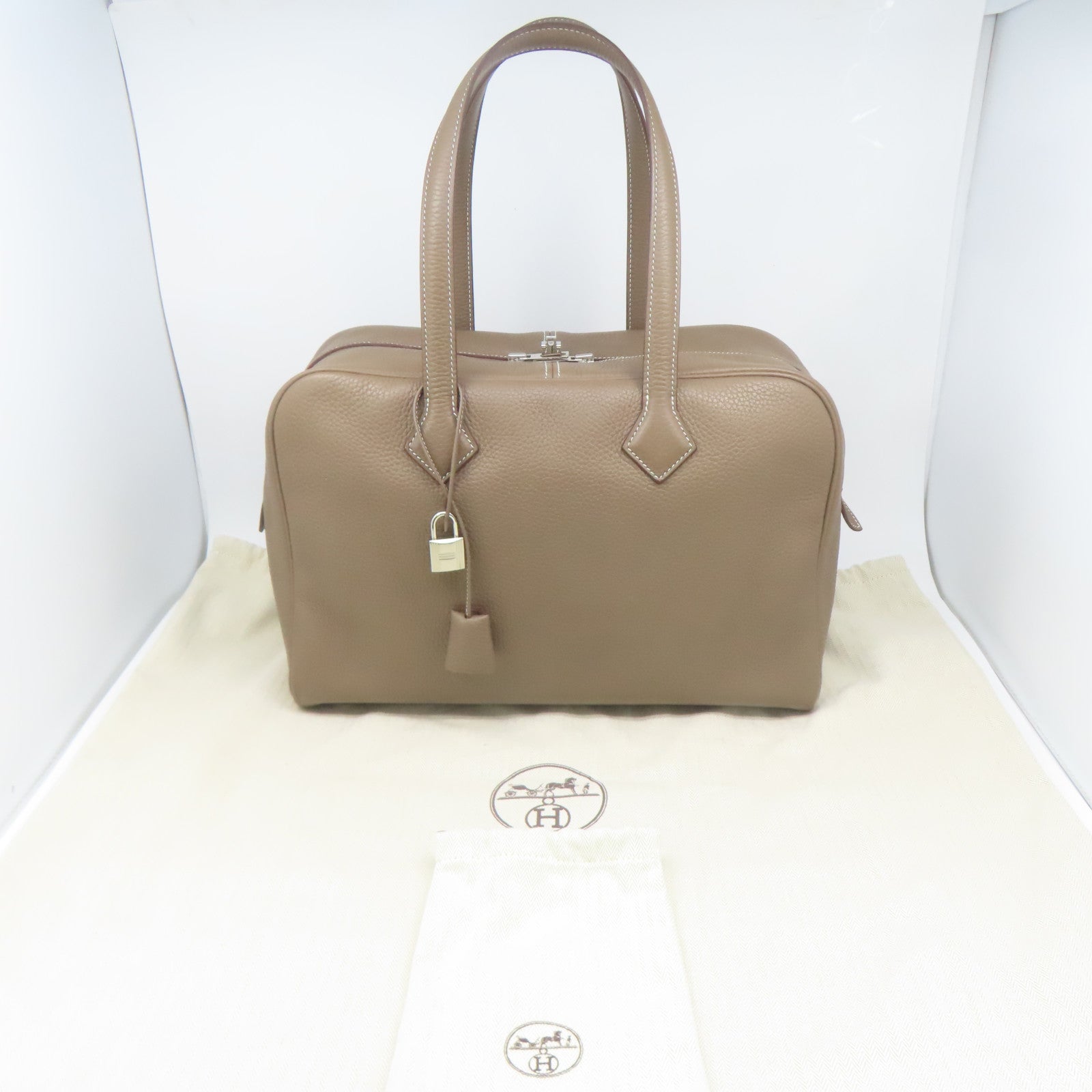 HERMES 牛皮皮革Victoria銀扣手挽袋大象灰色