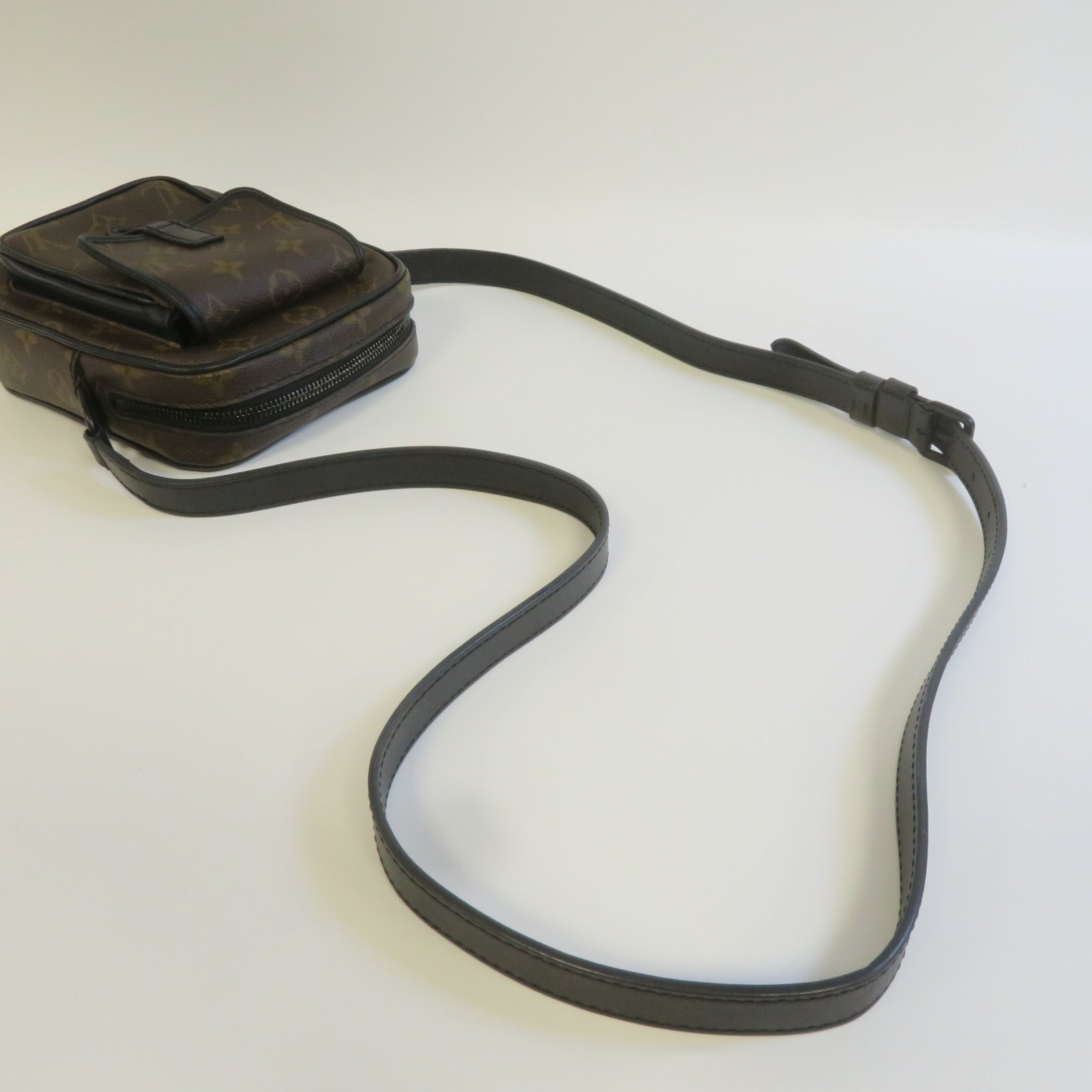 LOUIS VUITTON Monogram Christopher Wearable Wallet肩背袋啡色/黑色
