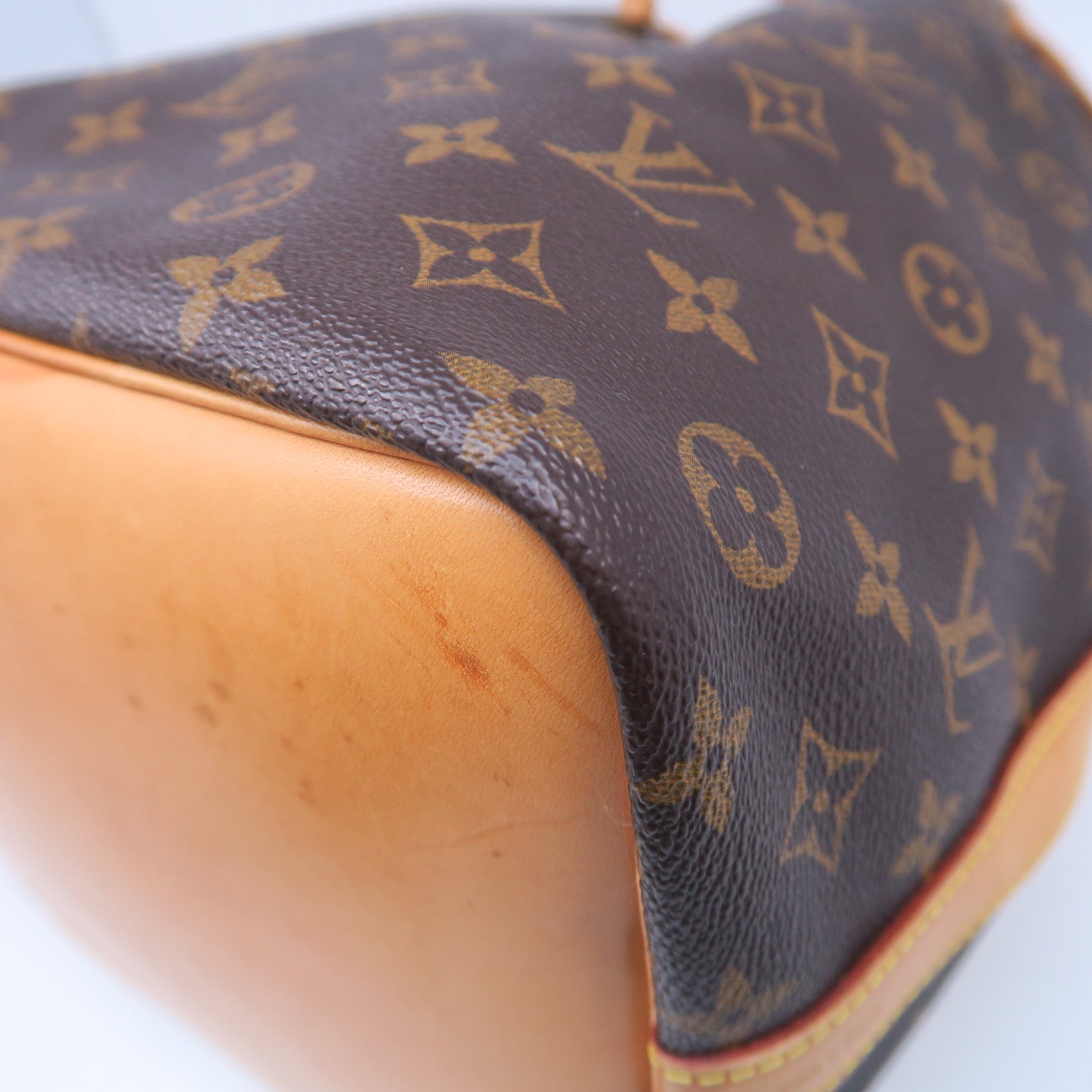 LOUIS VUITTON Monogram Petit Noe金扣肩背袋啡色