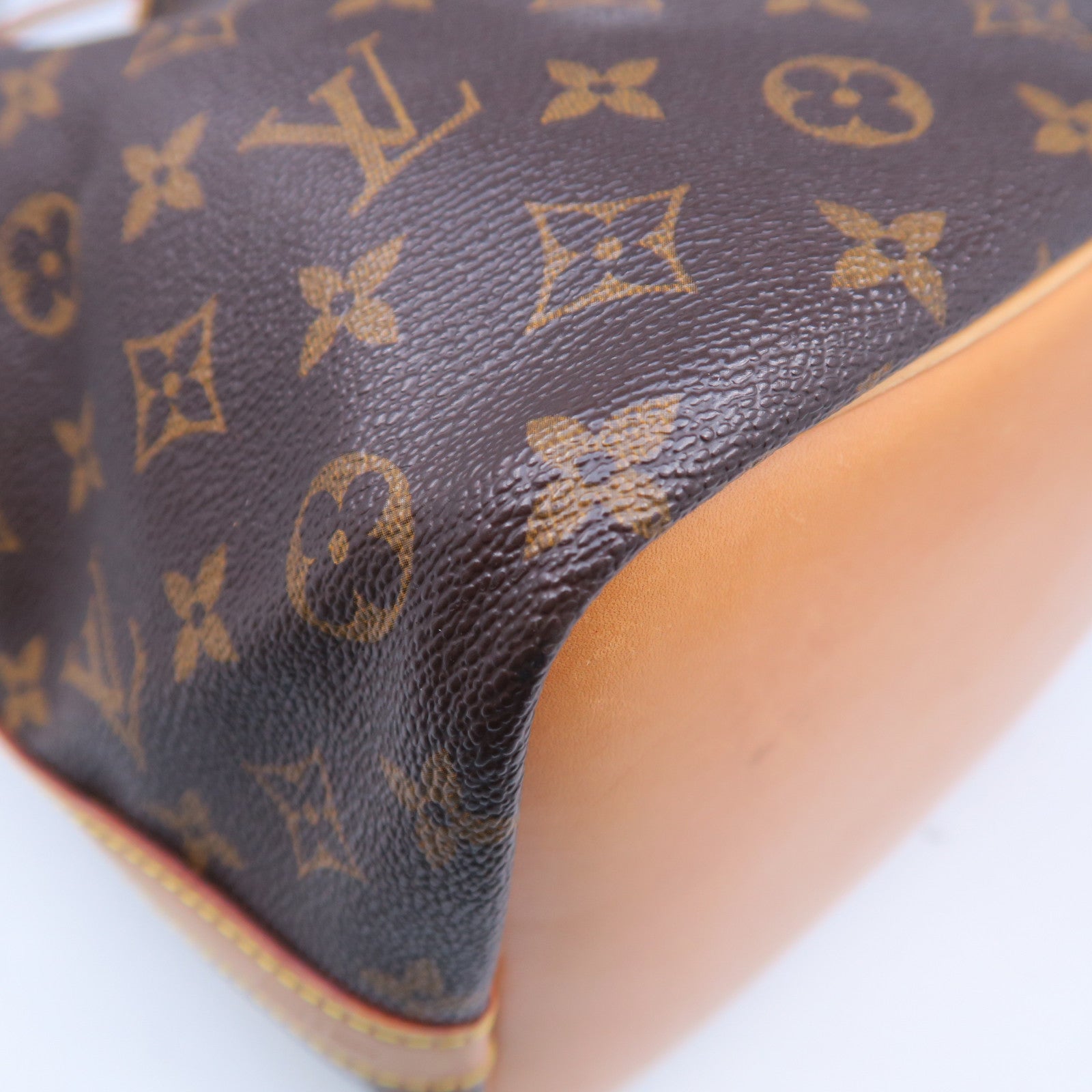 LOUIS VUITTON Monogram Petit Noe金扣肩背袋啡色