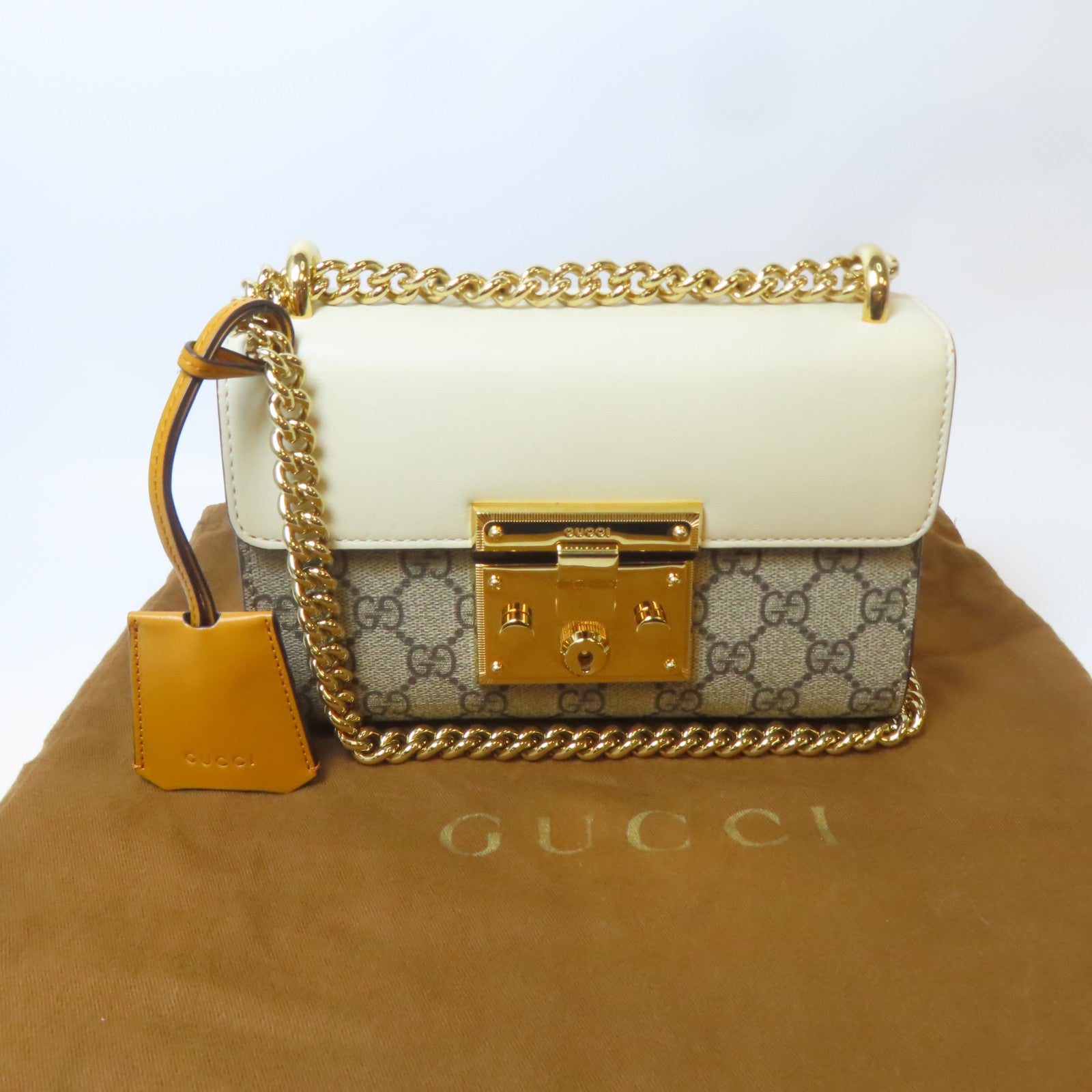 GUCCI 塗層帆布Padlock GG金扣鏈帶肩背袋白色/啡色