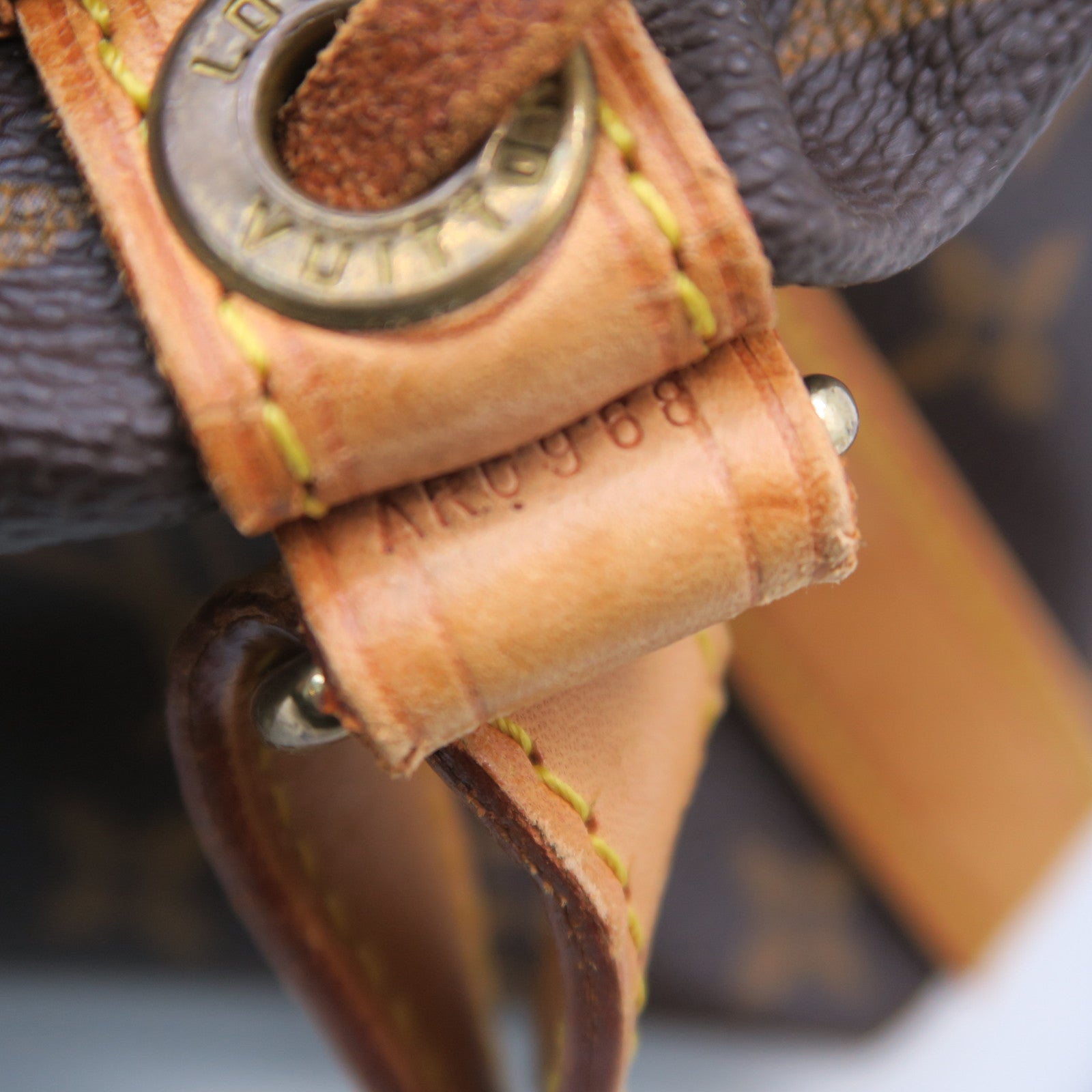 LOUIS VUITTON Monogram Petit Noe金扣肩背袋啡色