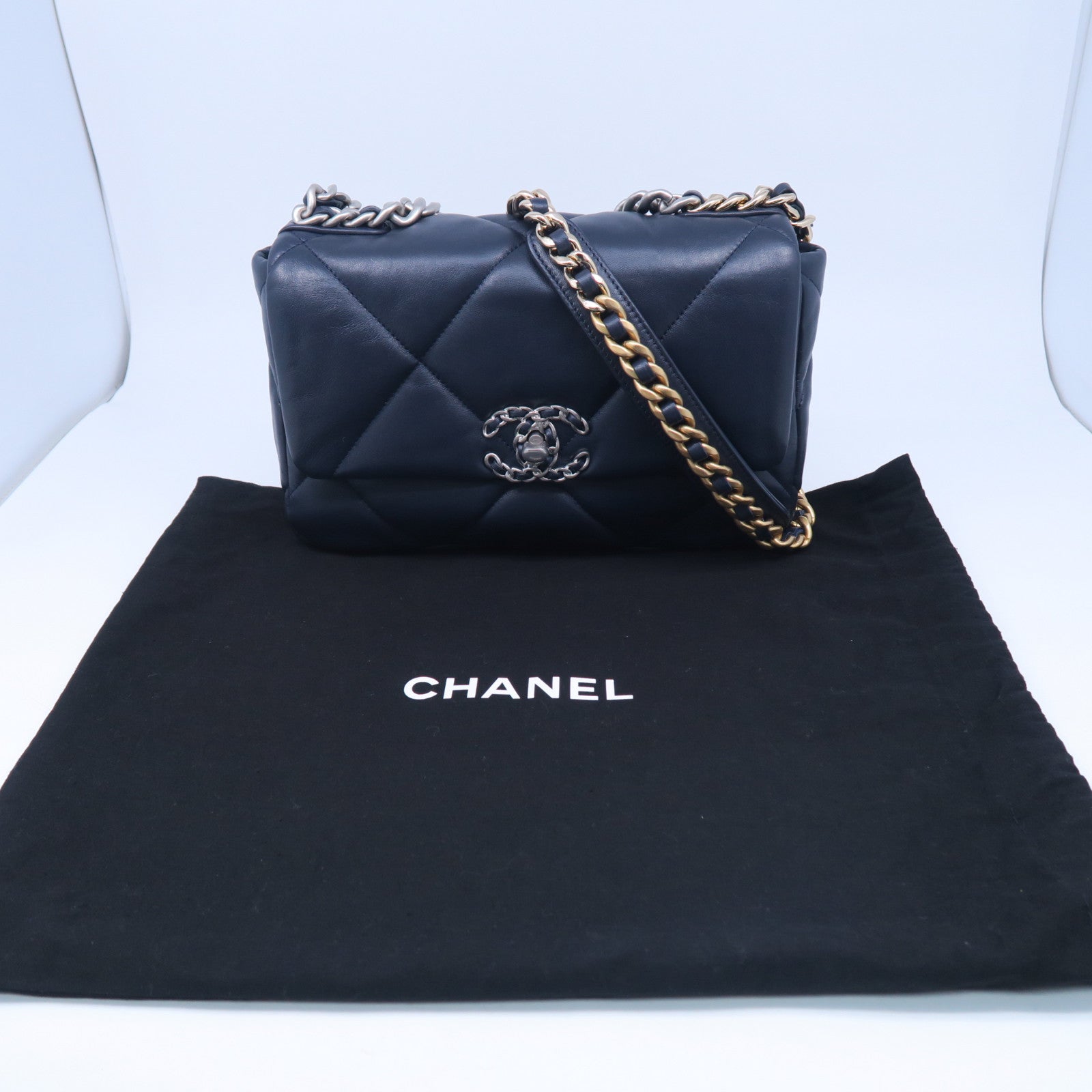 CHANEL 菱格羊皮皮革C19 Small鏈帶肩背袋深藍色