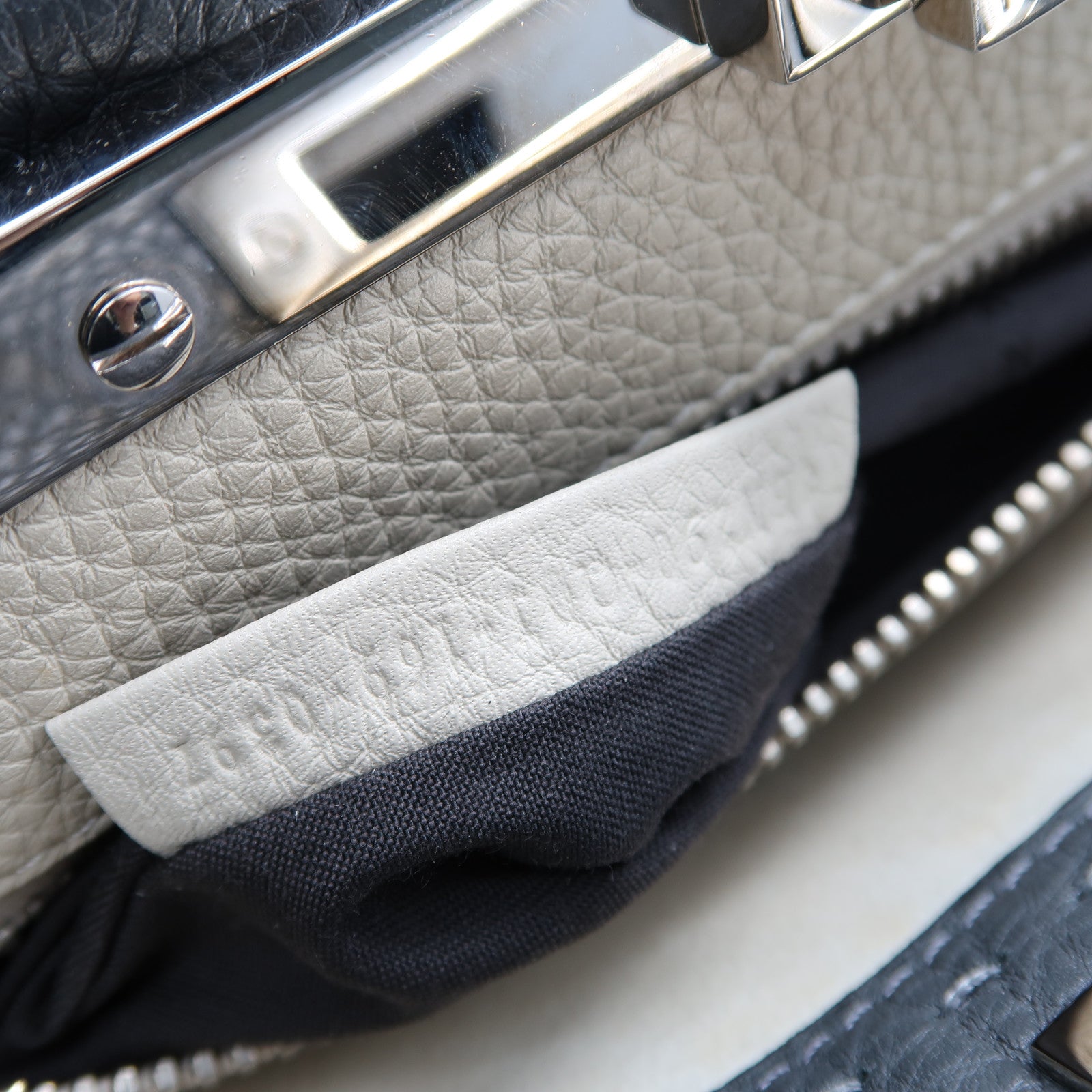 FENDI 牛皮皮革Peekaboo 2 Way Shoulder Bag銀扣手挽肩背兩用袋灰色