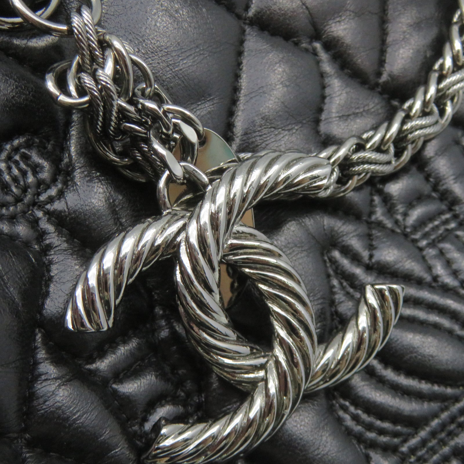 CHANEL Rhombus Sheepskin Leather Chain Shoulder Bag Silver Buckle Chain Belt Shoulder Bag Black
