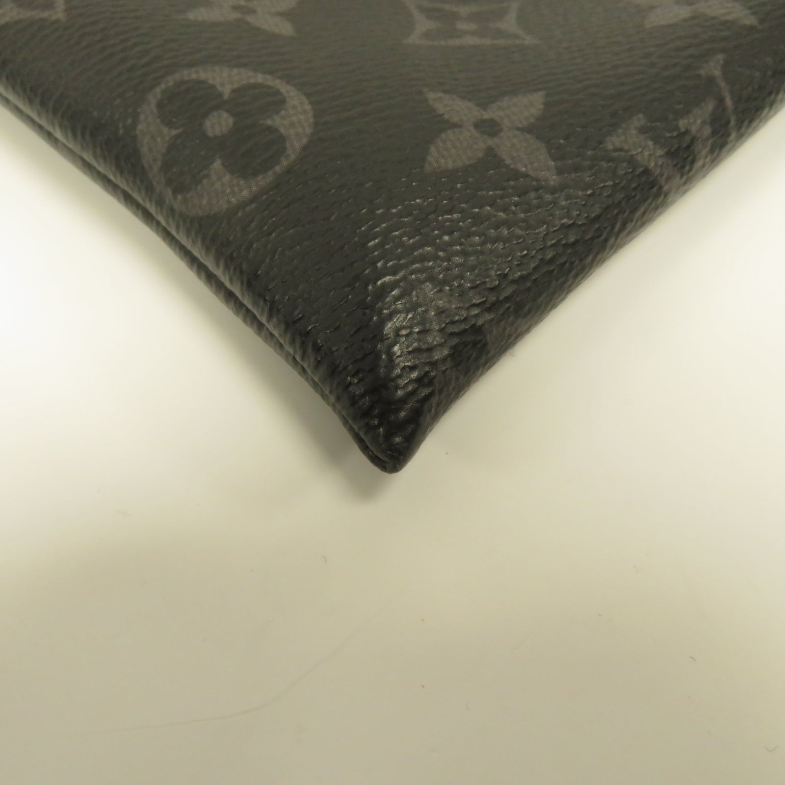 LOUIS VUITTON Monogram Eclipse Discovery Pochette銀扣手拿包黑色