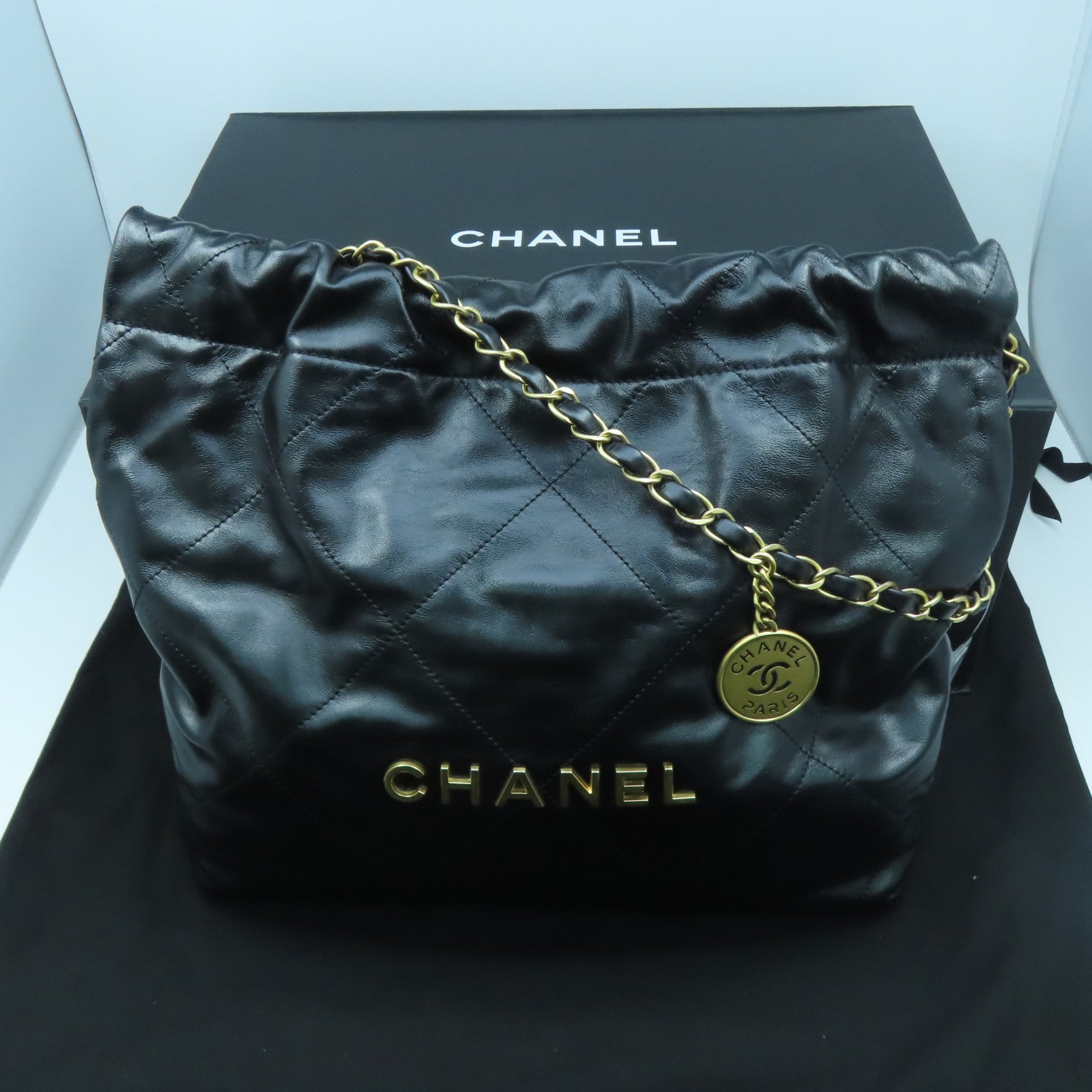 CHANEL 菱格牛皮皮革Chanel 22 Small金扣鏈帶肩背袋黑色